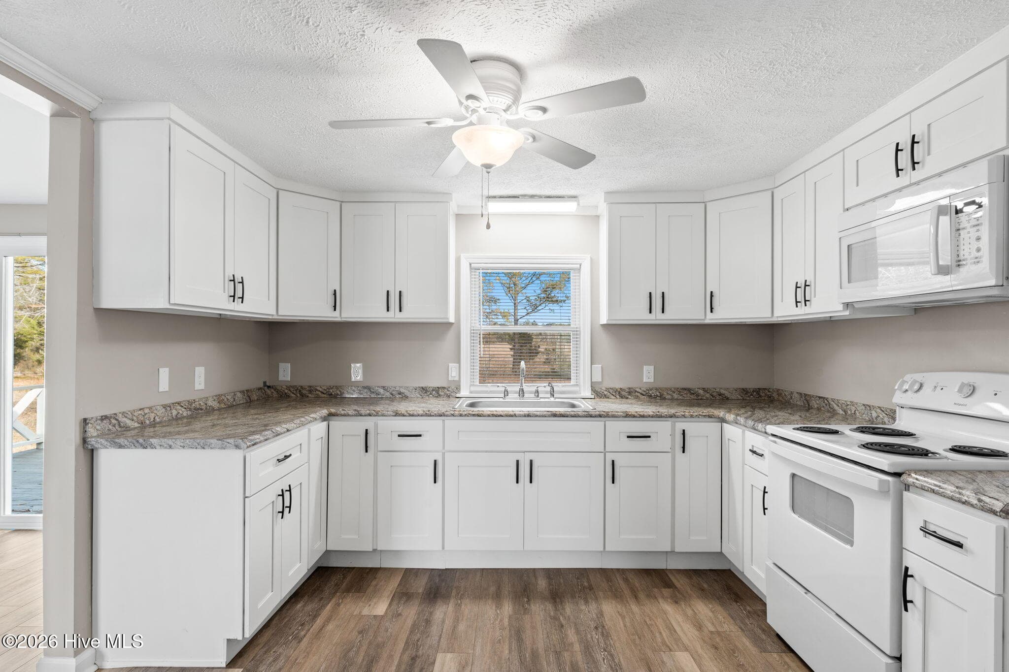 Manufactured Home at 286 Edgewater Drive SW, Shallotte, NC 28470, photo 35 of 56