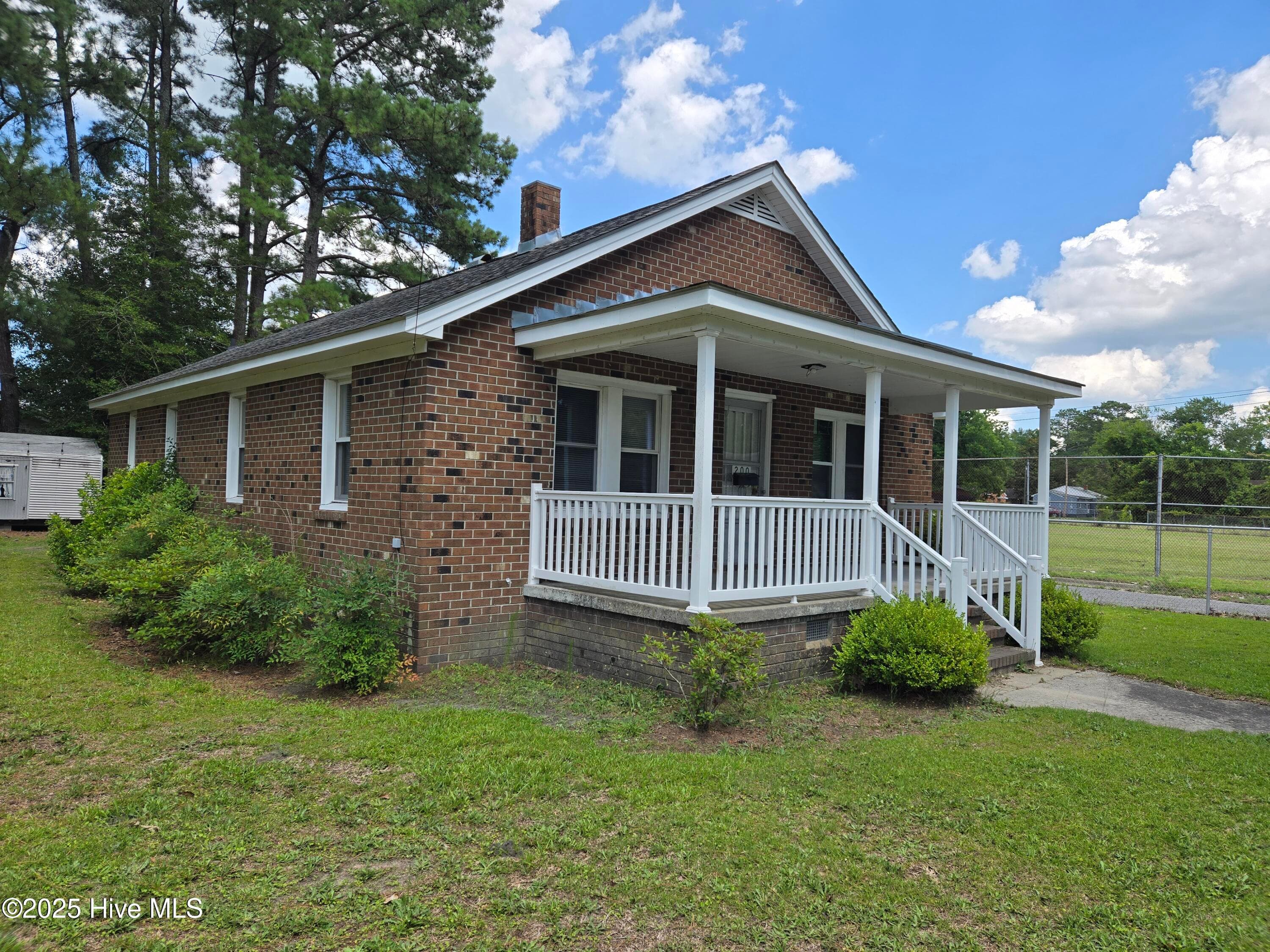 Single Family Residence at 200 Martin Street, Williamston, NC 27892, photo 2 of 7