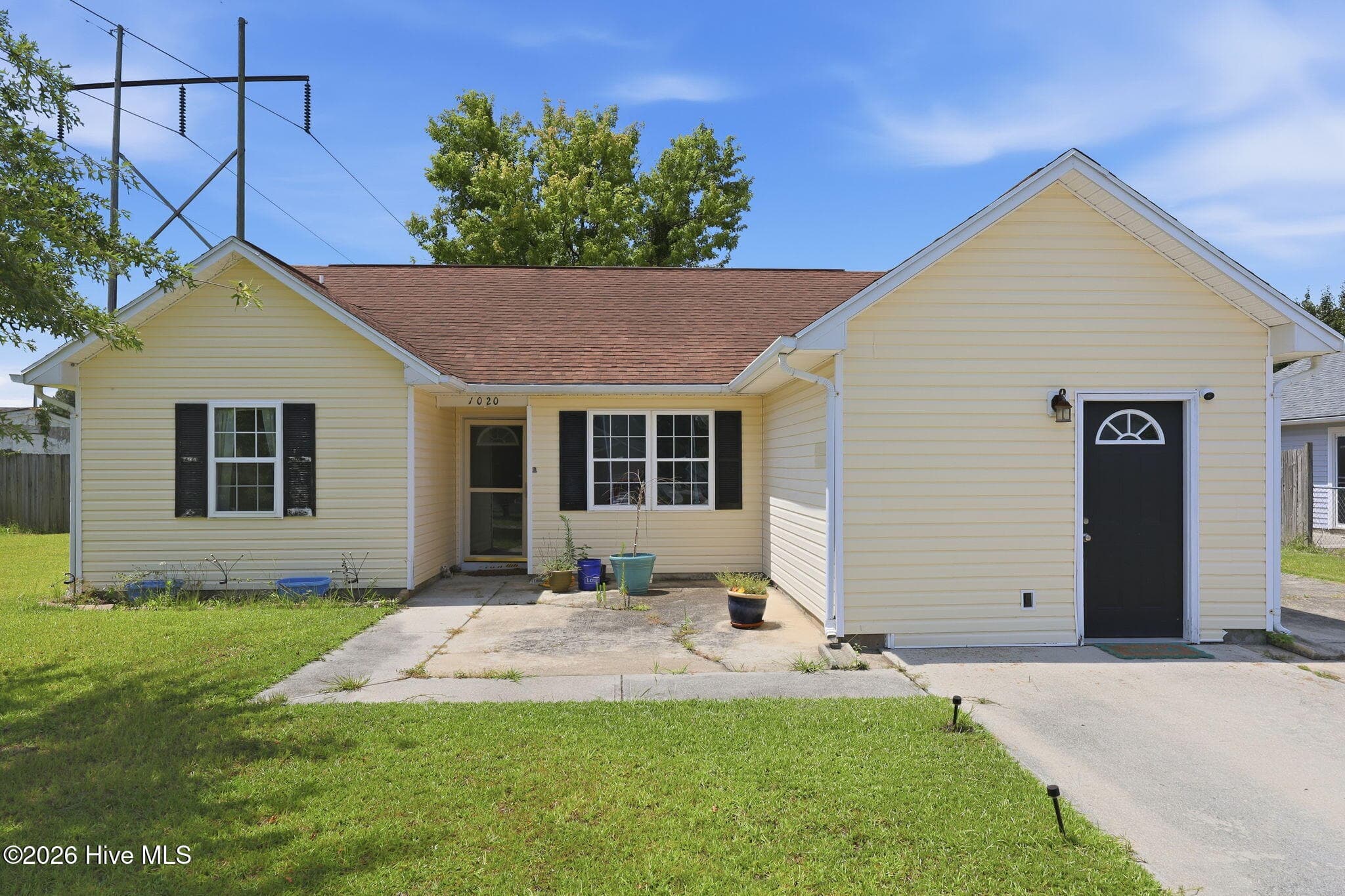 Single Family Residence at 1020 Furia Drive, Jacksonville, NC 28540, photo 2 of 46
