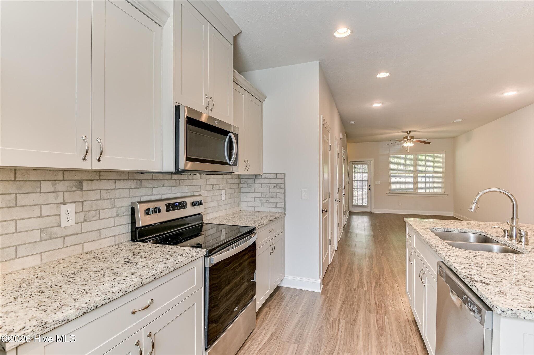 Granite Countertops/ Tile Backsplash - 1912 Butternut Drive 12-B, Grovetown, GA 30813