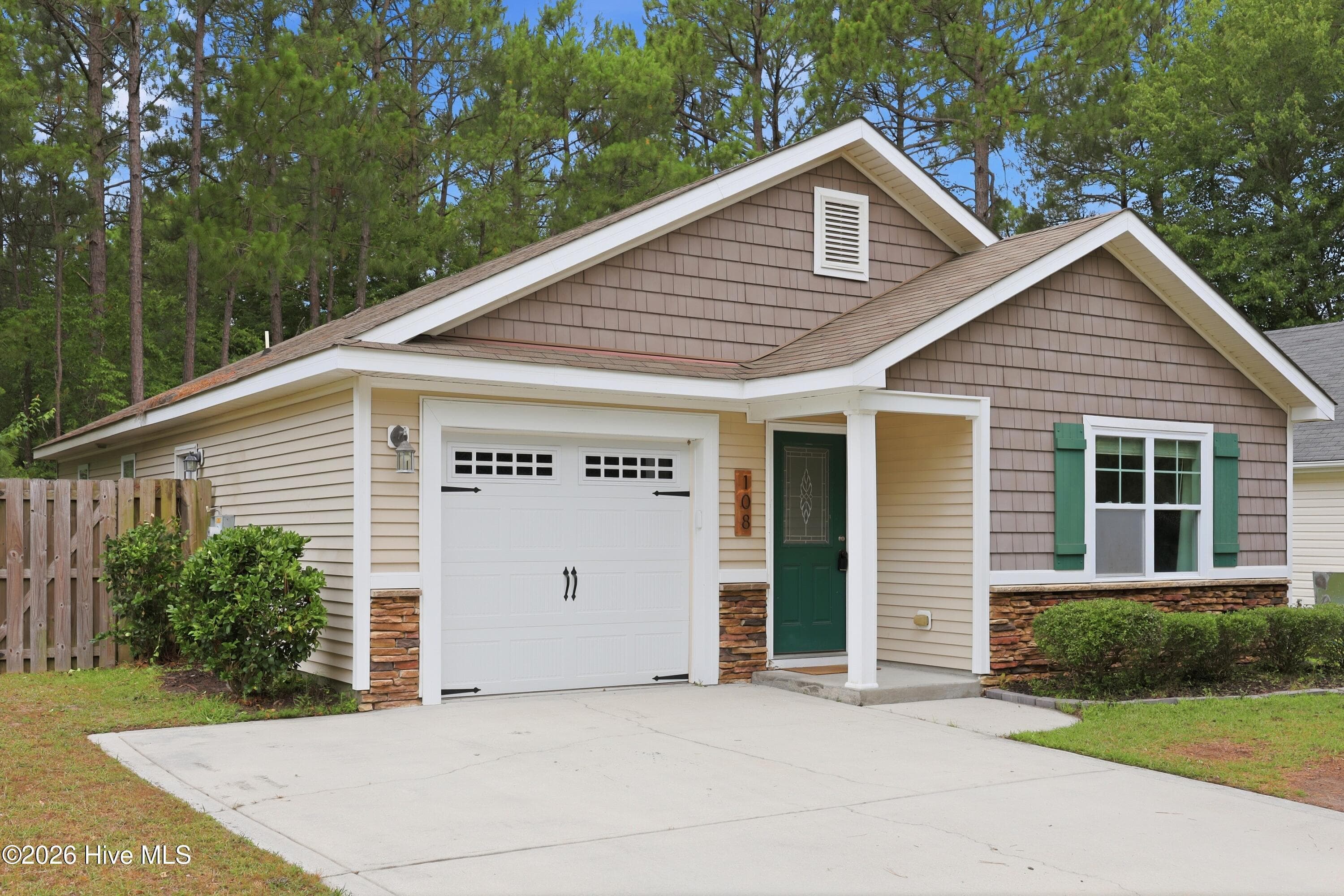 Single Family Residence at 108 Oyster Landing Drive, Sneads Ferry, NC 28460, photo 3 of 42