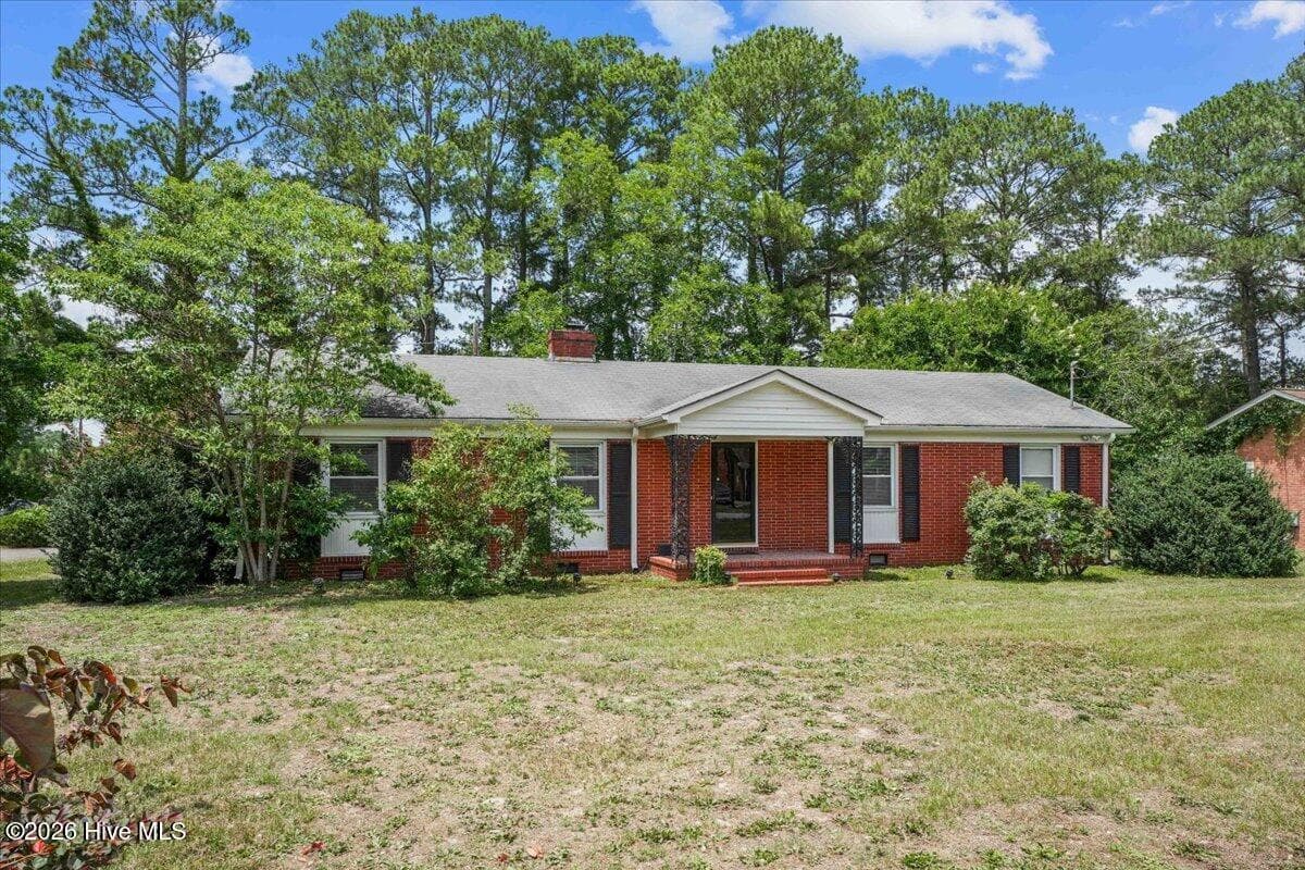 Single Family Residence at 1801 E Azalea Drive, Goldsboro, NC 27530, photo 8 of 77