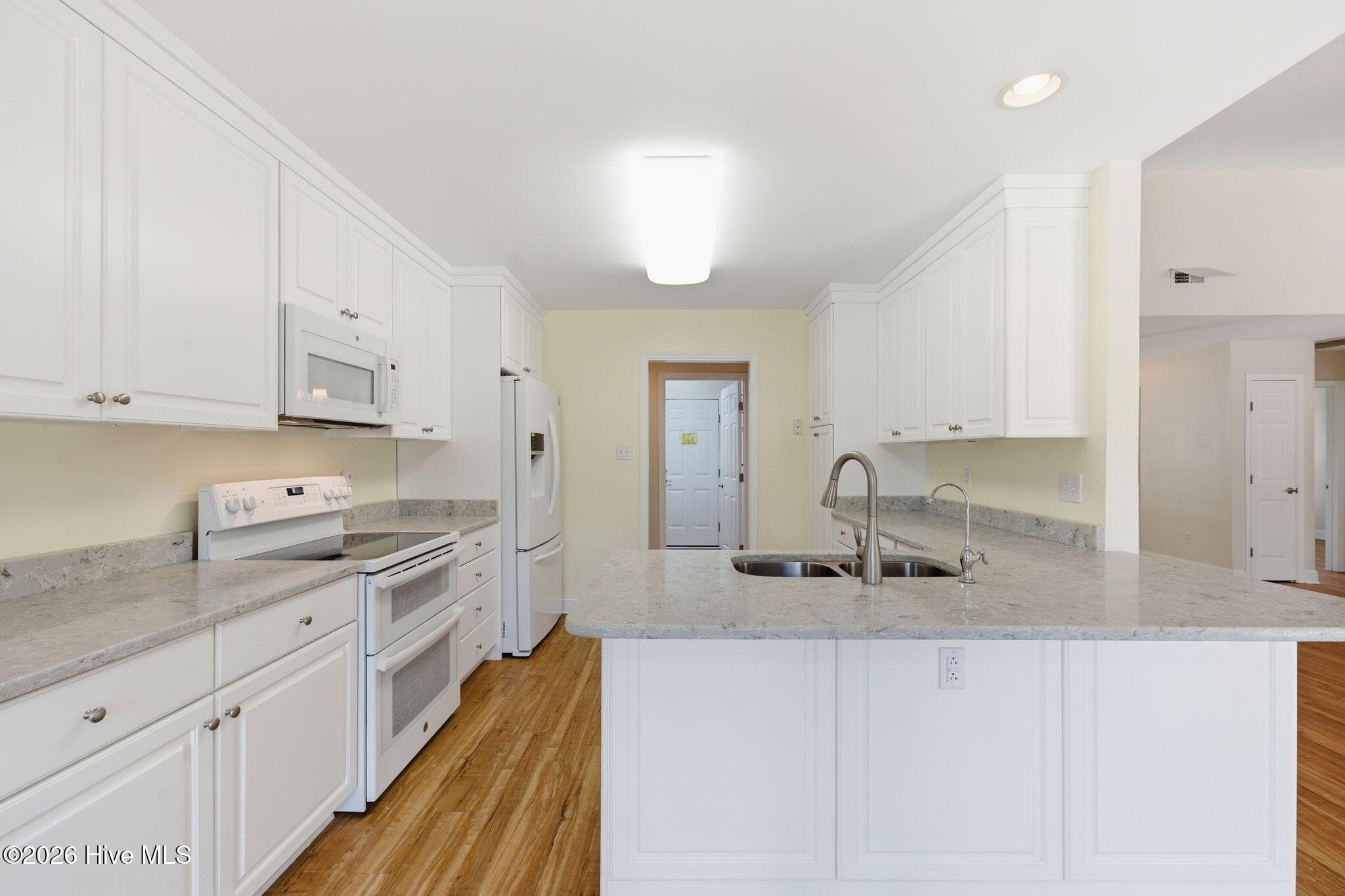 Single Family Residence at 1007 Barkentine Drive, New Bern, NC 28560, photo 16 of 60