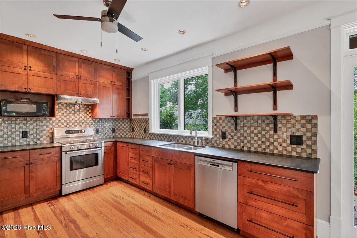 Single Family Residence at 260 N Ridge Street, Southern Pines, NC 28387, photo 12 of 48