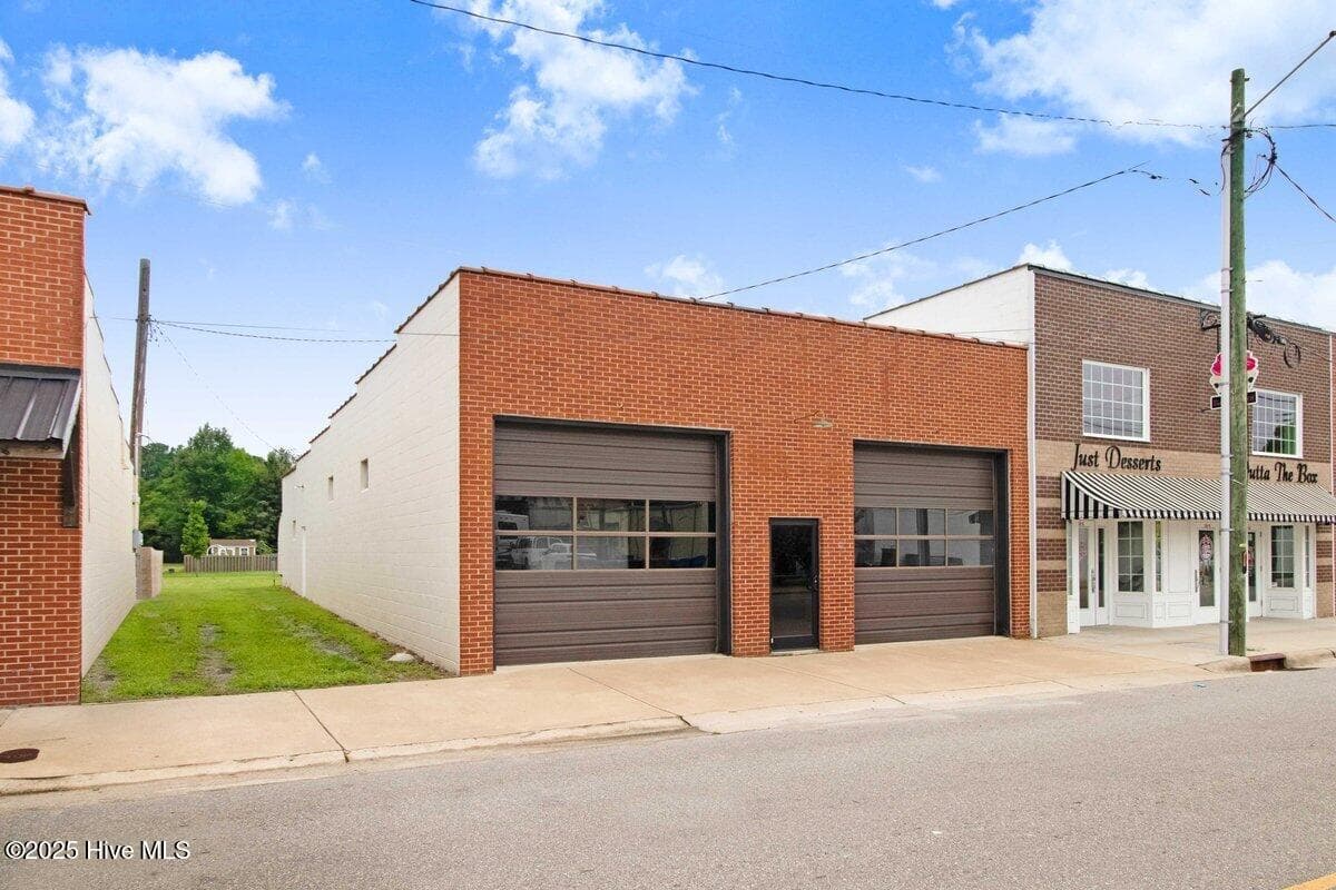 Commercial Sale at 112 S Pine Street, Princeton, NC 27569, photo 2 of 10