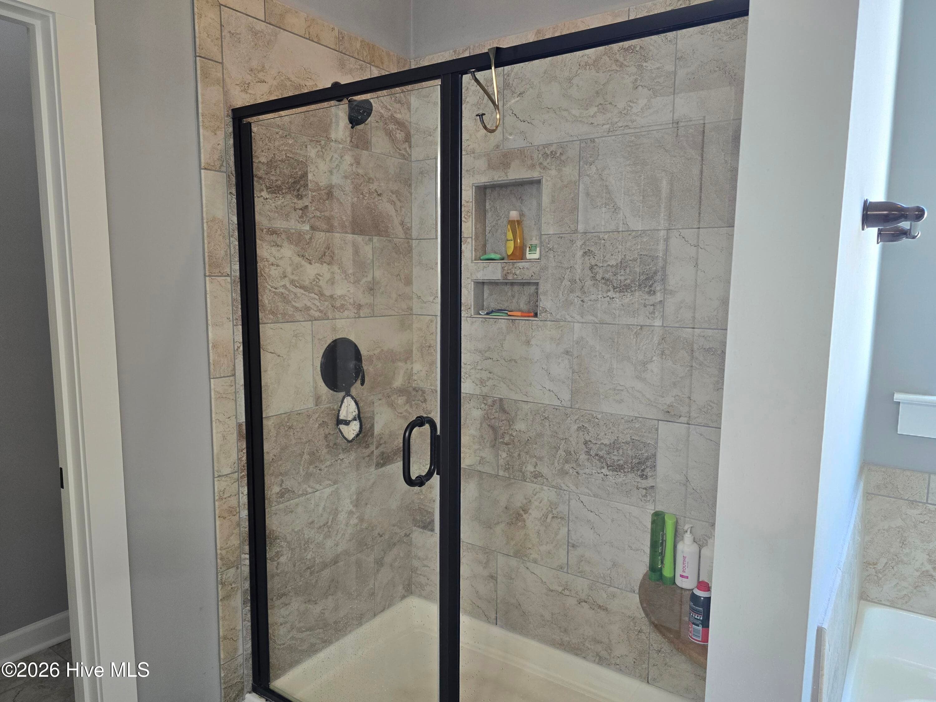 Tile wall shower - 2016 Edenberry Row, Beech Island, SC 29842