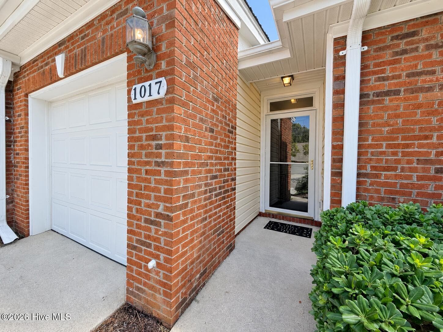 Townhouse at 1017 Avenshire Circle, Wilmington, NC 28412, photo 4 of 37