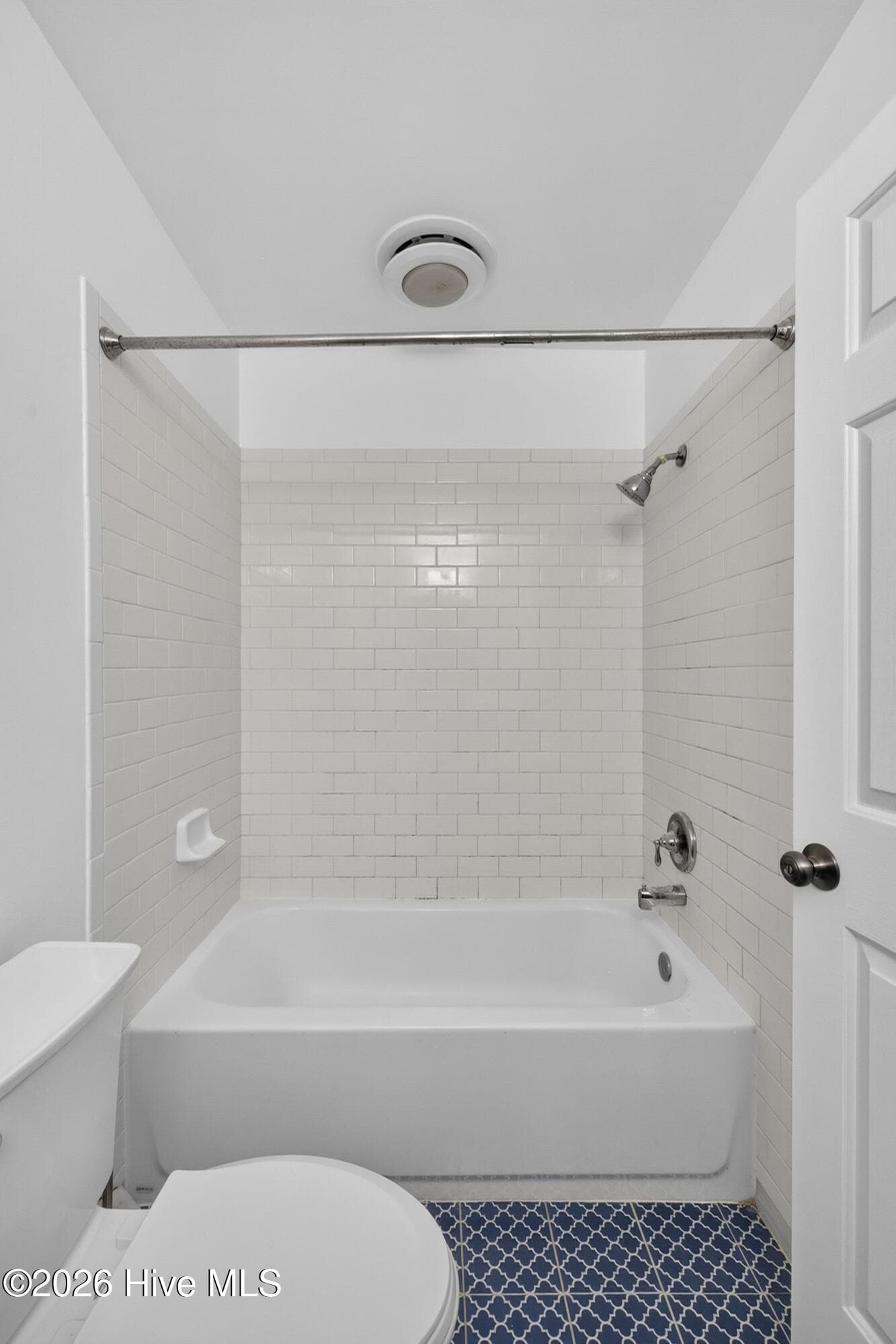 Townhouse at 5813 Wrightsville Avenue Apt 135, Wilmington, NC 28403, photo 3 of 3