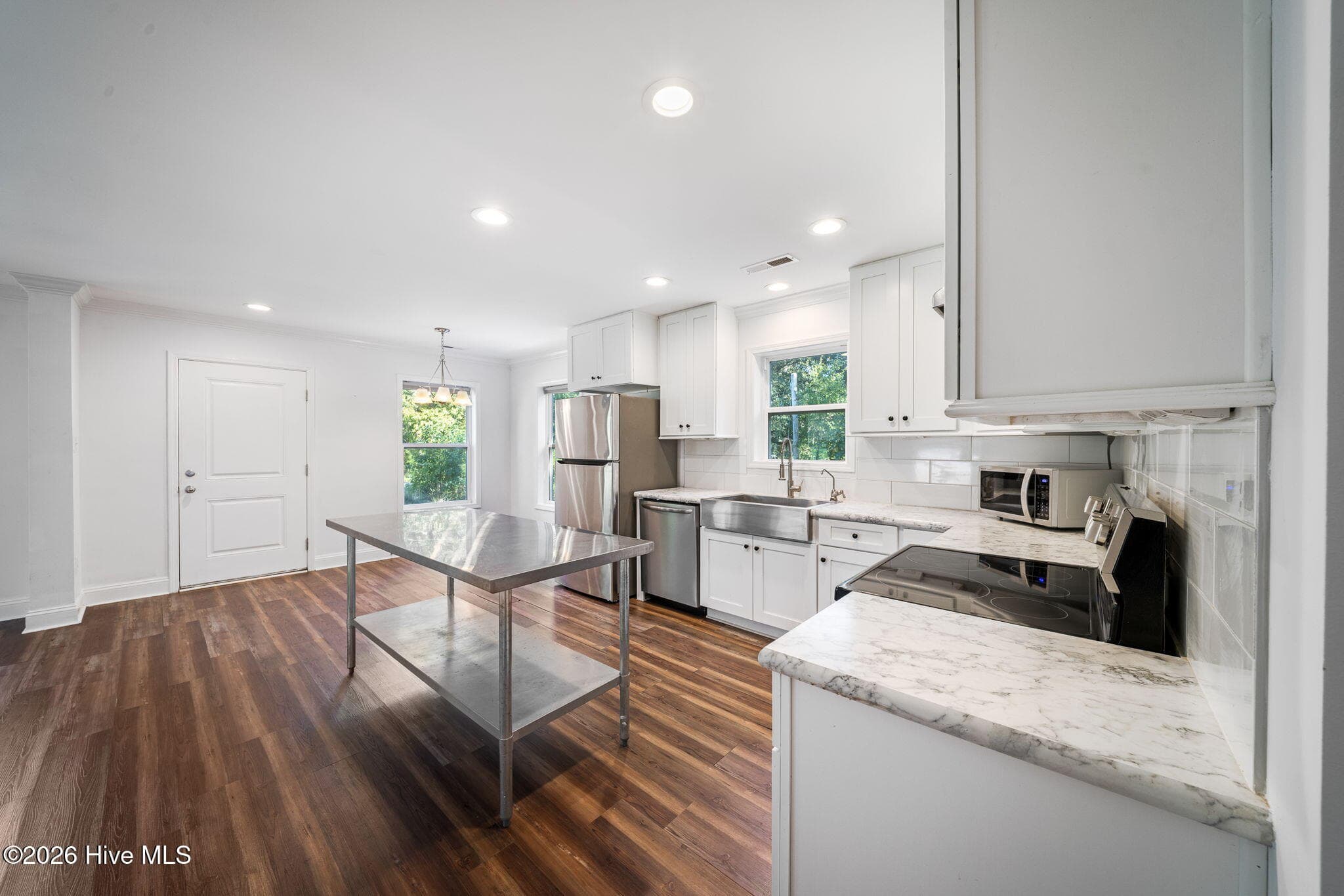Single Family Residence at 404 Jamaica Drive, Hampstead, NC 28443, photo 11 of 27