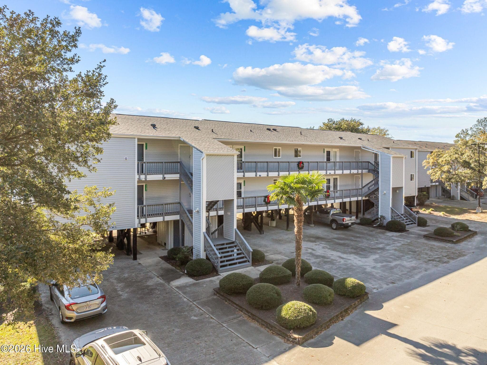 Condominium at 2213 Harbourside Drive, New Bern, NC 28560, photo 5 of 55
