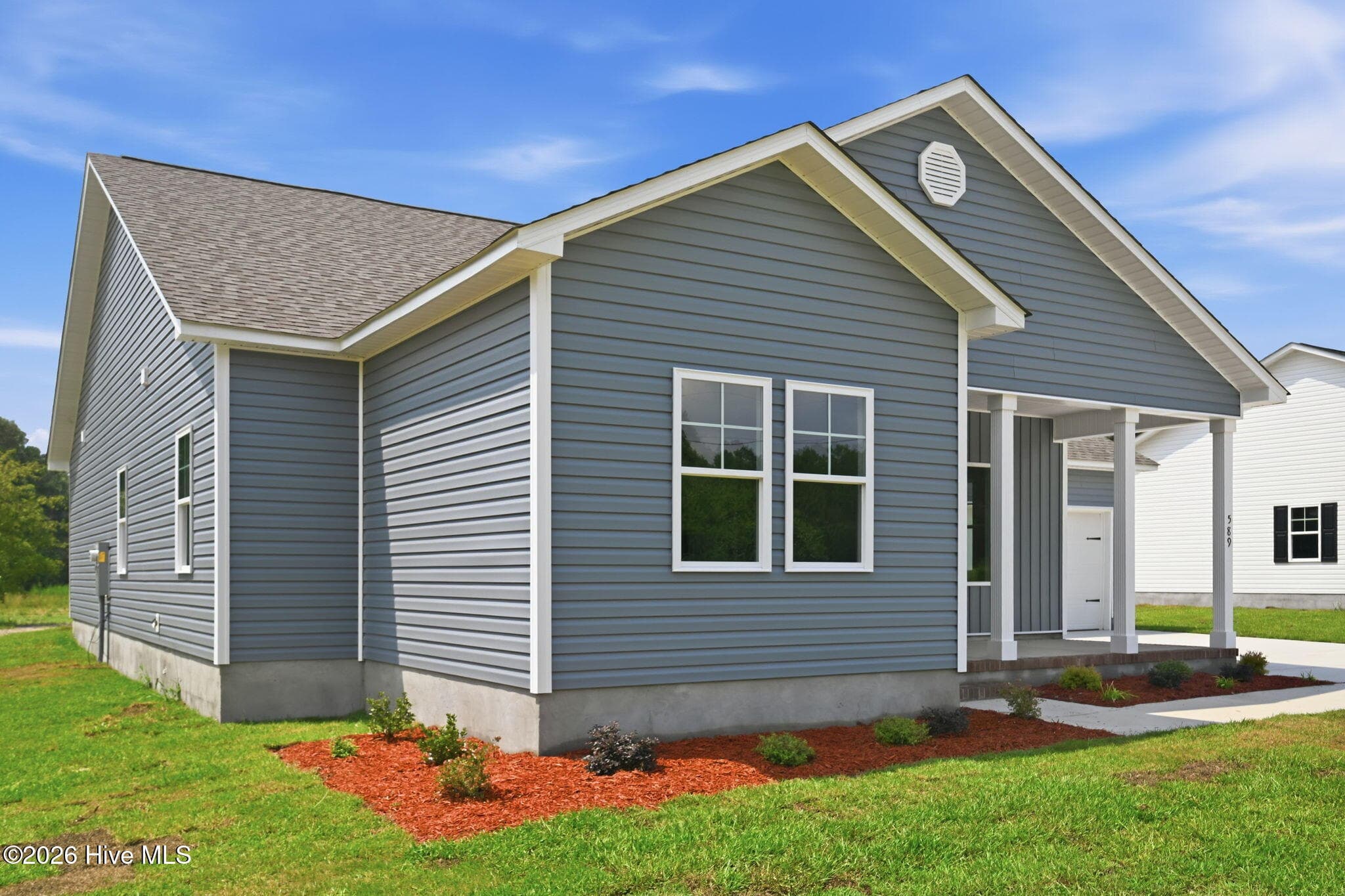 Single Family Residence at 589 Batchelor Road, Richlands, NC 28574, photo 4 of 54