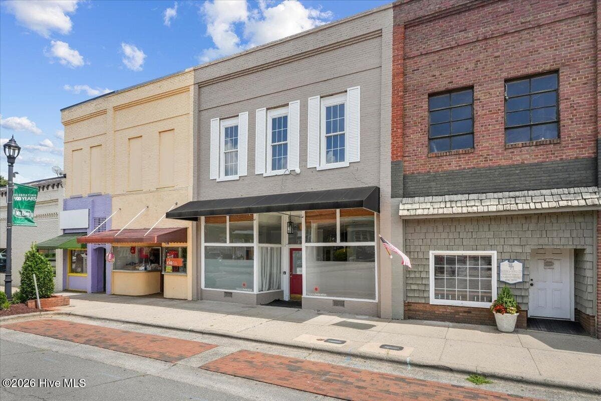 Business at 114 N Center Street, Mount Olive, NC 28365, photo 2 of 39