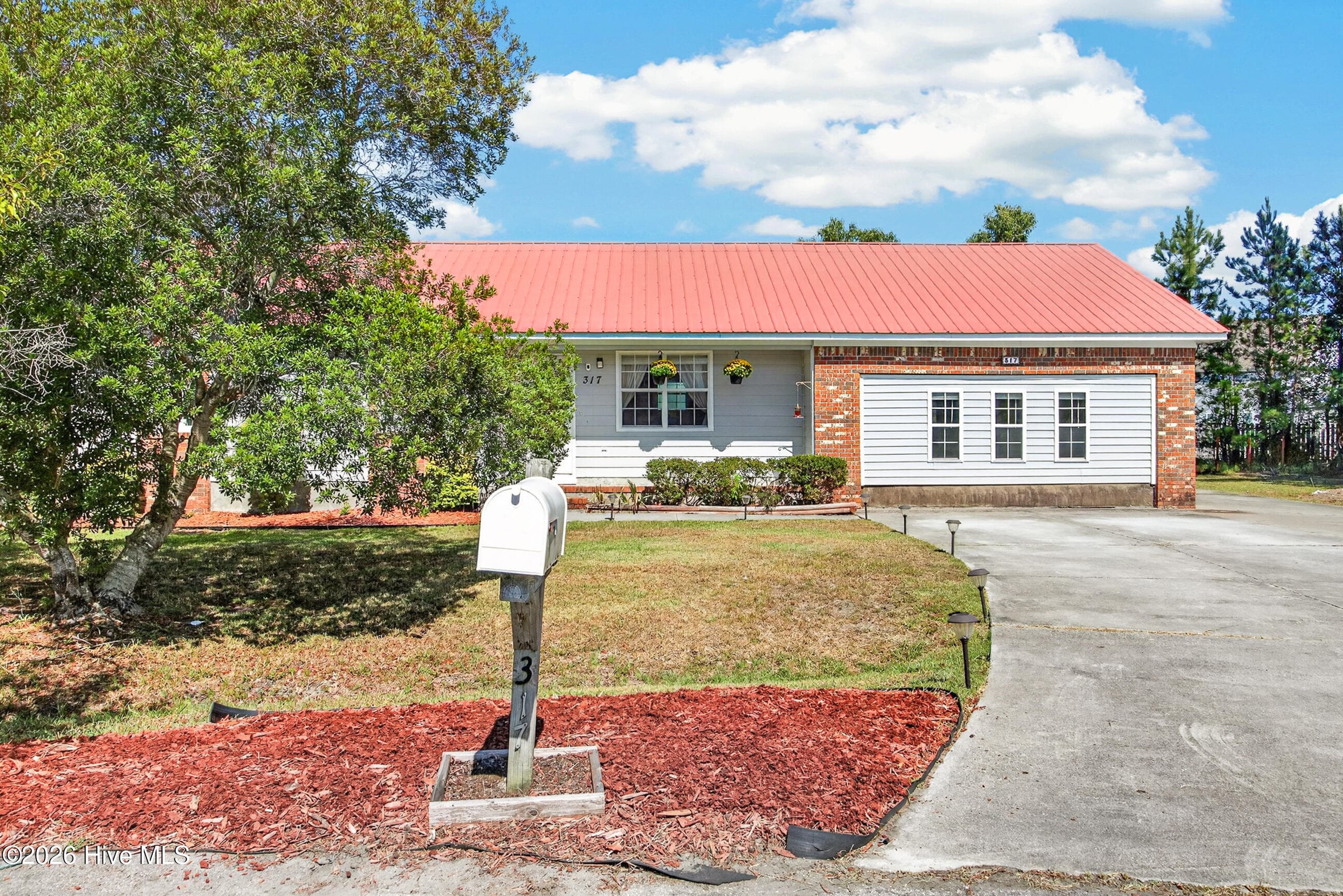 Single Family Residence at 317 Cinnamon Drive, Hubert, NC 28539, photo 7 of 49
