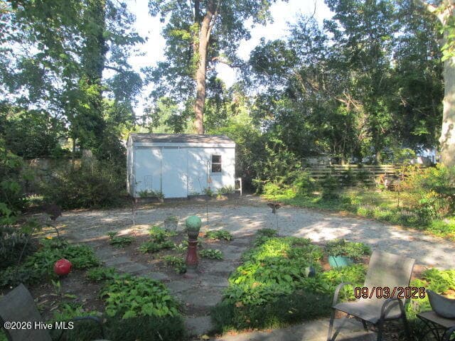 Single Family Residence at 104 E 13th Street, Washington, NC 27889, photo 2 of 2