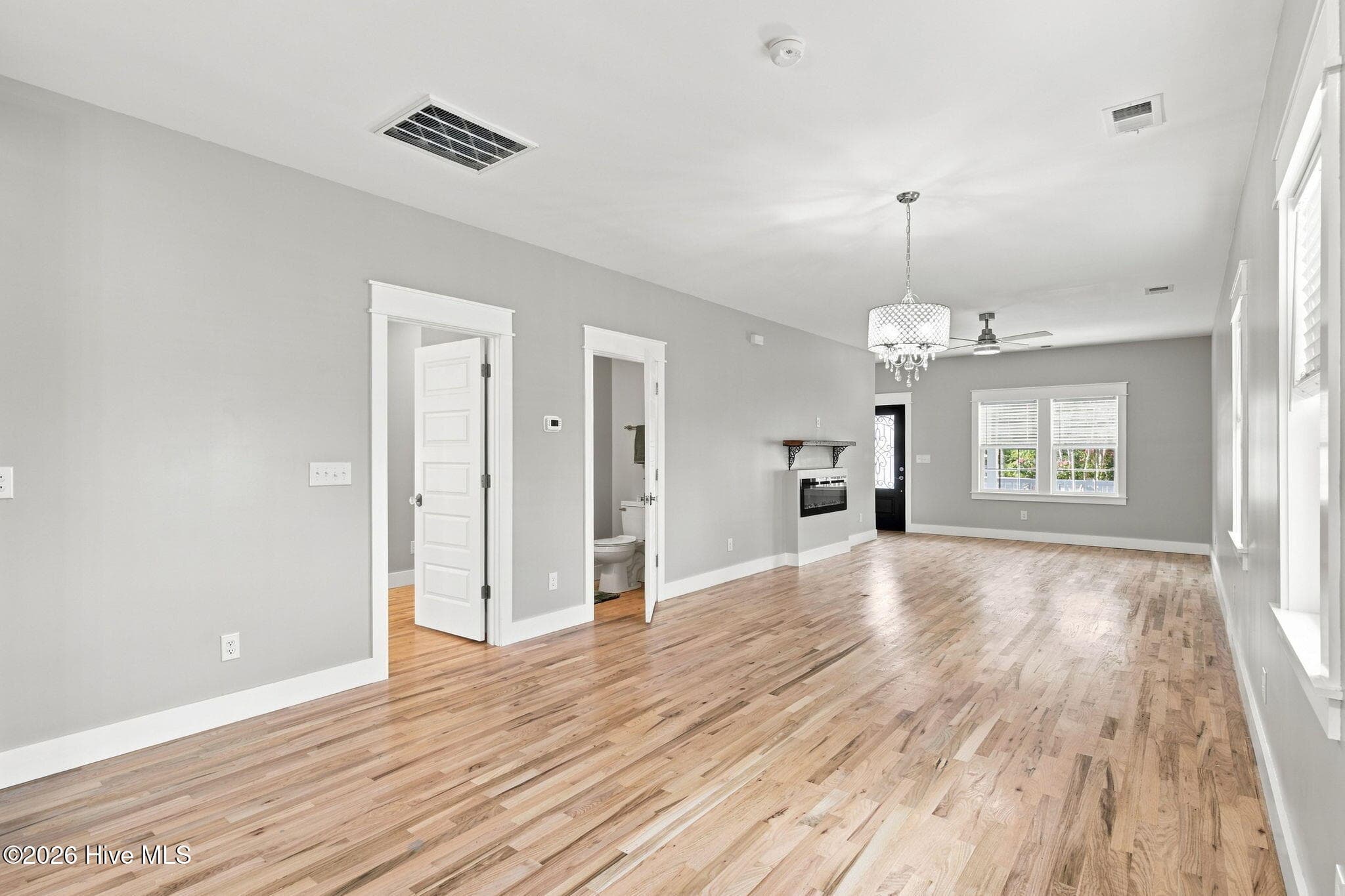 Single Family Residence at 512 Queen Street, Wilmington, NC 28401, photo 25 of 95