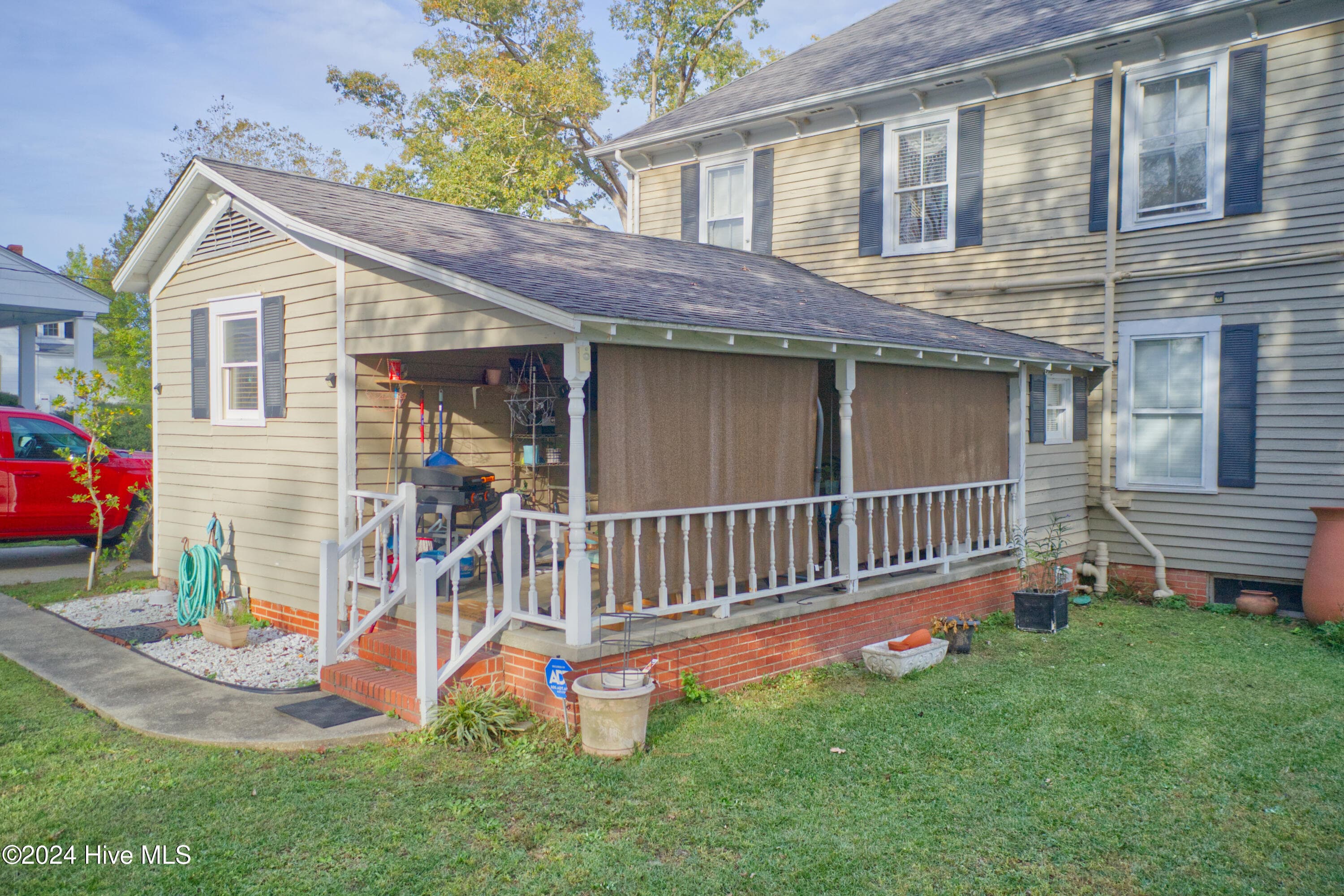 Single Family Residence at 907 Smyrna Drive, Whiteville, NC 28472, photo 6 of 6