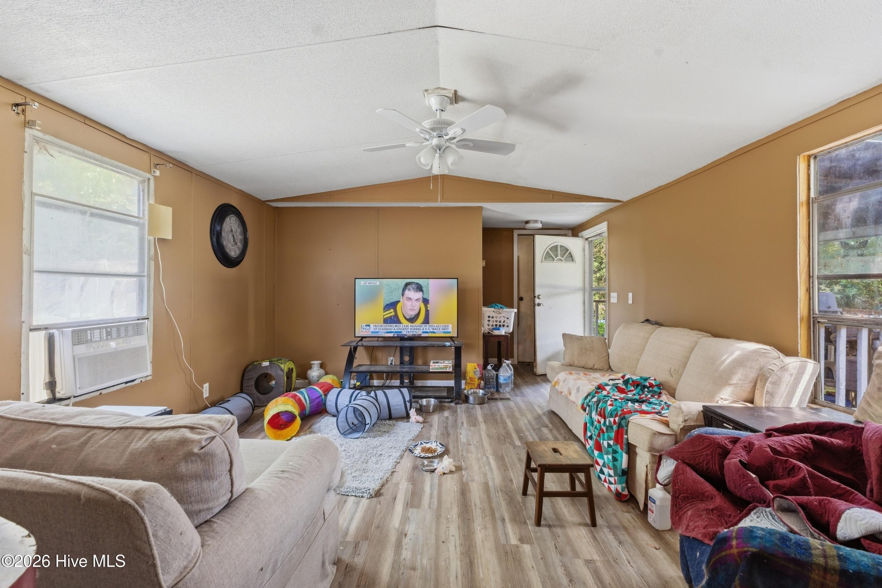 Manufactured Home at 315 Messer Loop Road, Burgaw, NC 28425, photo 6 of 16