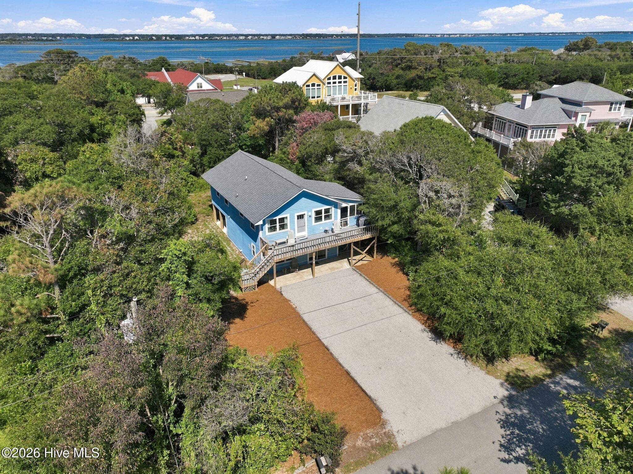 Single Family Residence at 118 Periwinkle Drive, Emerald Isle, NC 28594, photo 35 of 39