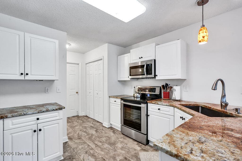 Single Family Residence at 3032 Weatherby Court, Wilmington, NC 28405, photo 15 of 45