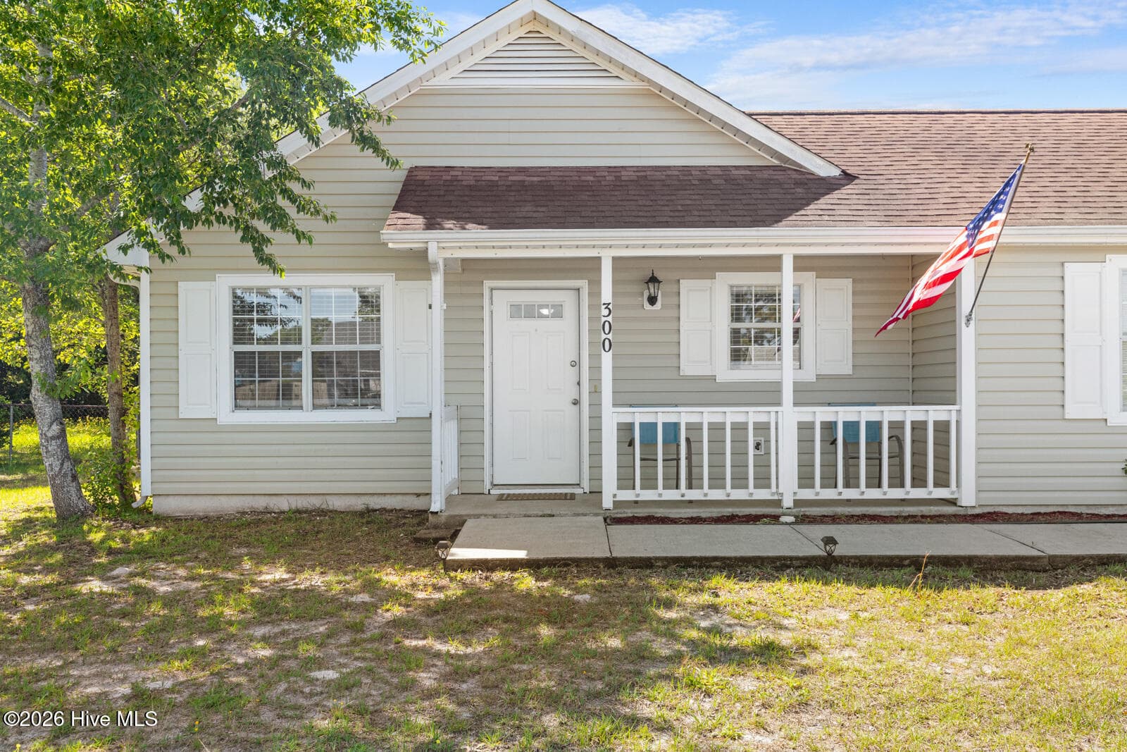 Single Family Residence at 300 Foxtrace Lane, Hubert, NC 28539, photo 4 of 31