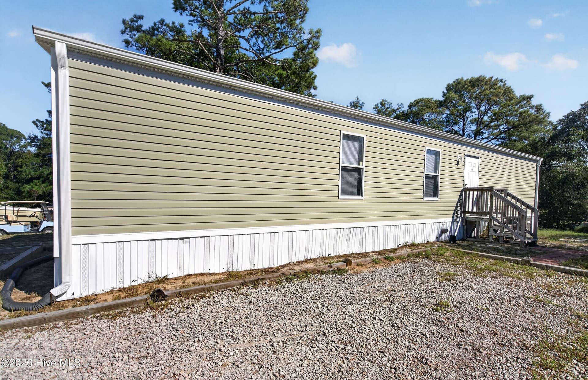 Manufactured Home at 2414 Shoreline Drive SW, Supply, NC 28462, photo 3 of 20