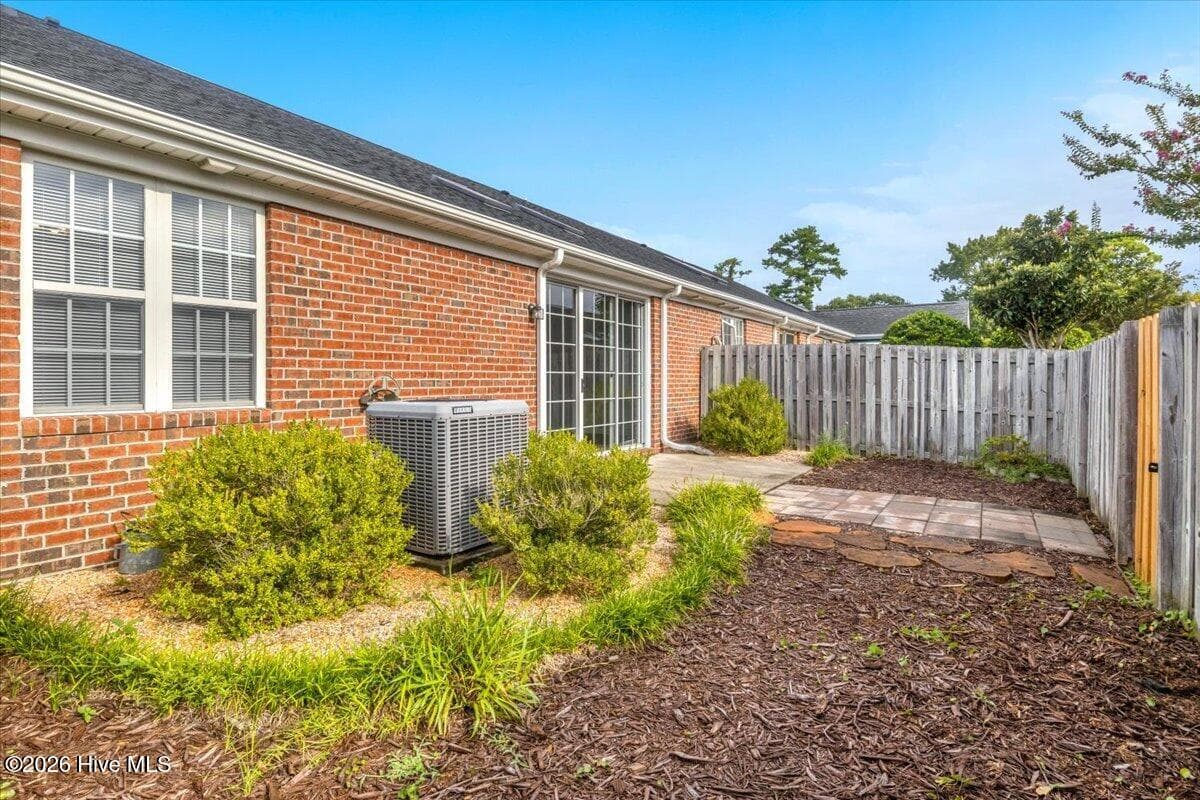 Townhouse at 5006 Carleton Drive Unit 121, Wilmington, NC 28403, photo 32 of 33