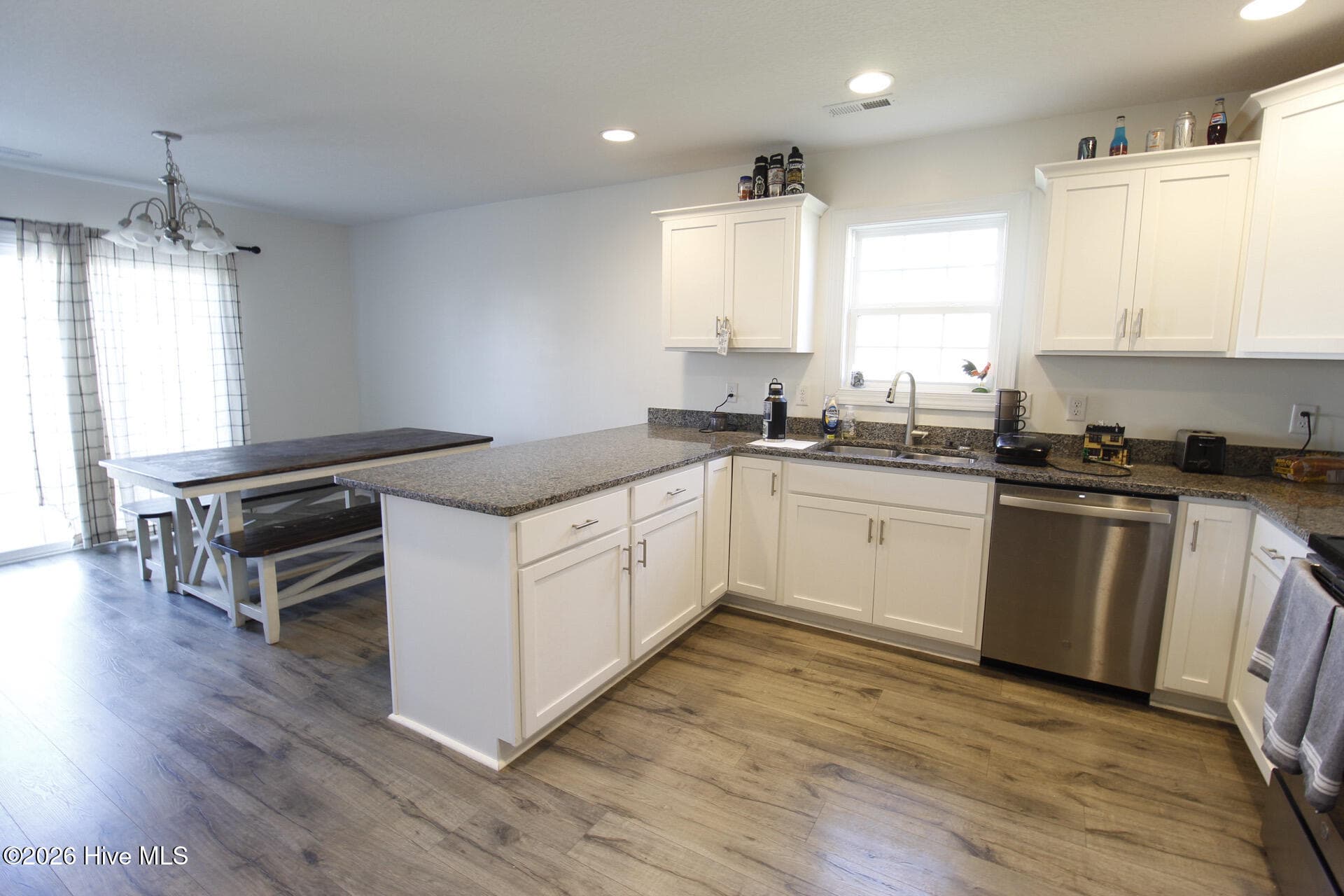 Single Family Residence at 404 Montgomery Drive, Jacksonville, NC 28546, photo 16 of 30
