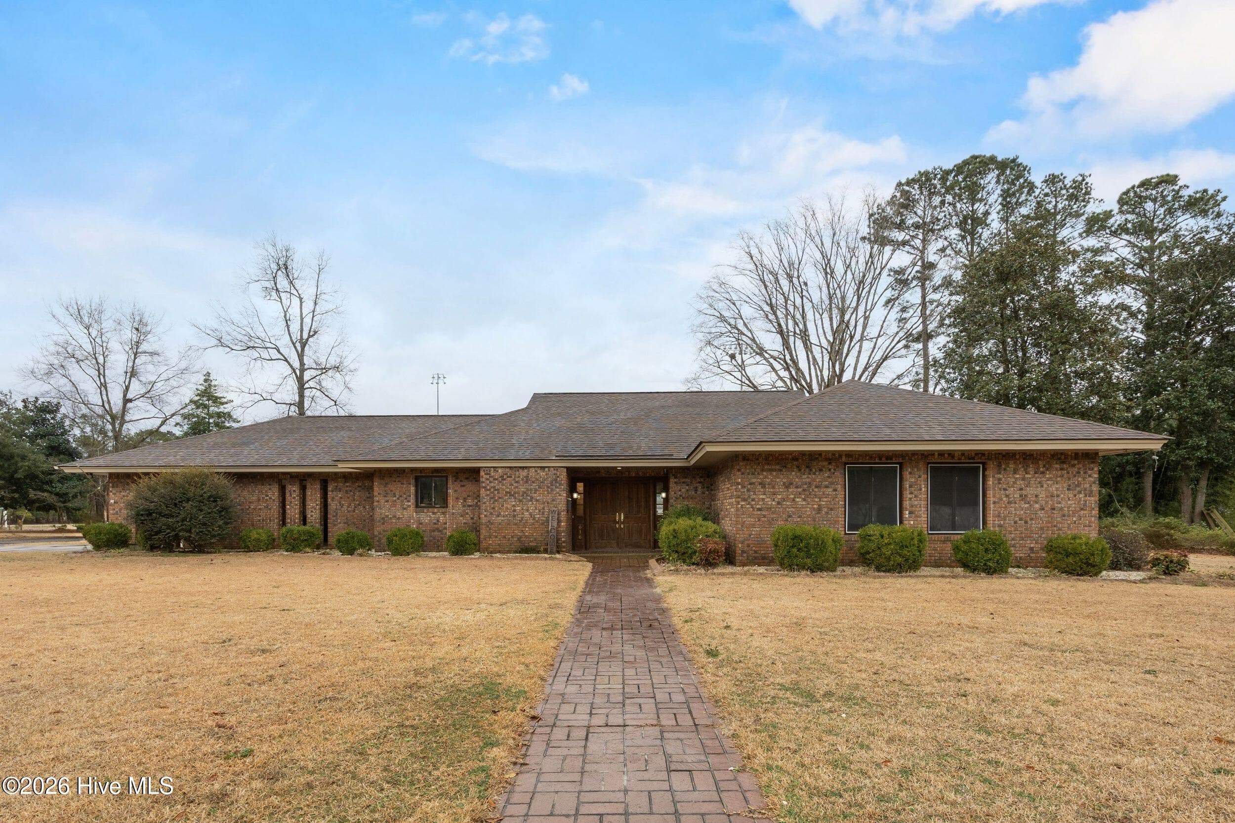 Single Family Residence at 616 E Murphy Street, Wallace, NC 28466, photo 21 of 122