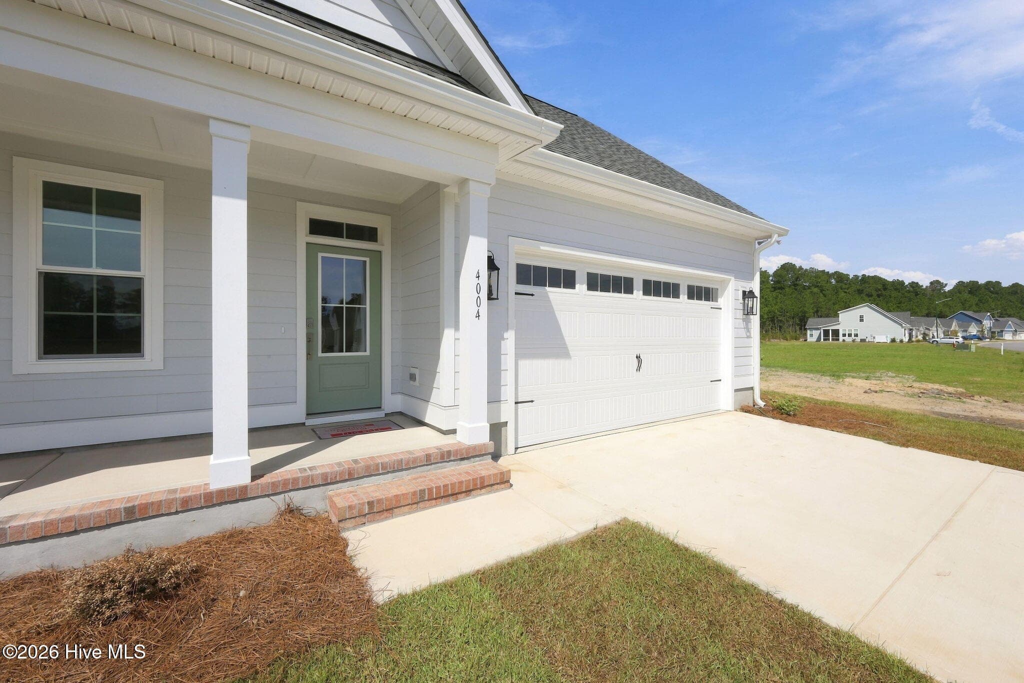 Single Family Residence at 4004 Brighton Drive, New Bern, NC 28562, photo 8 of 71