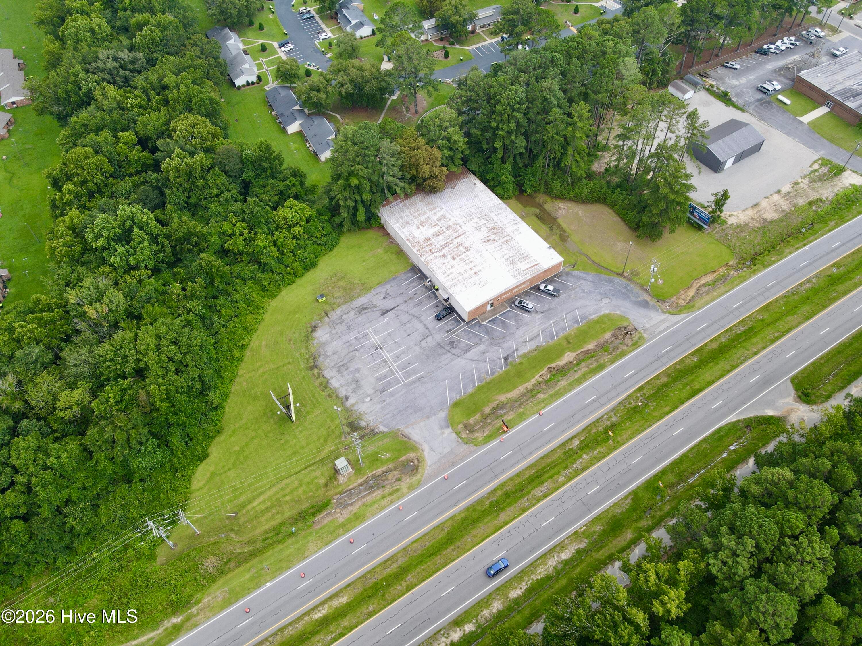 Improved at 915 E Boulevard, Williamston, NC 27892, photo 9 of 17