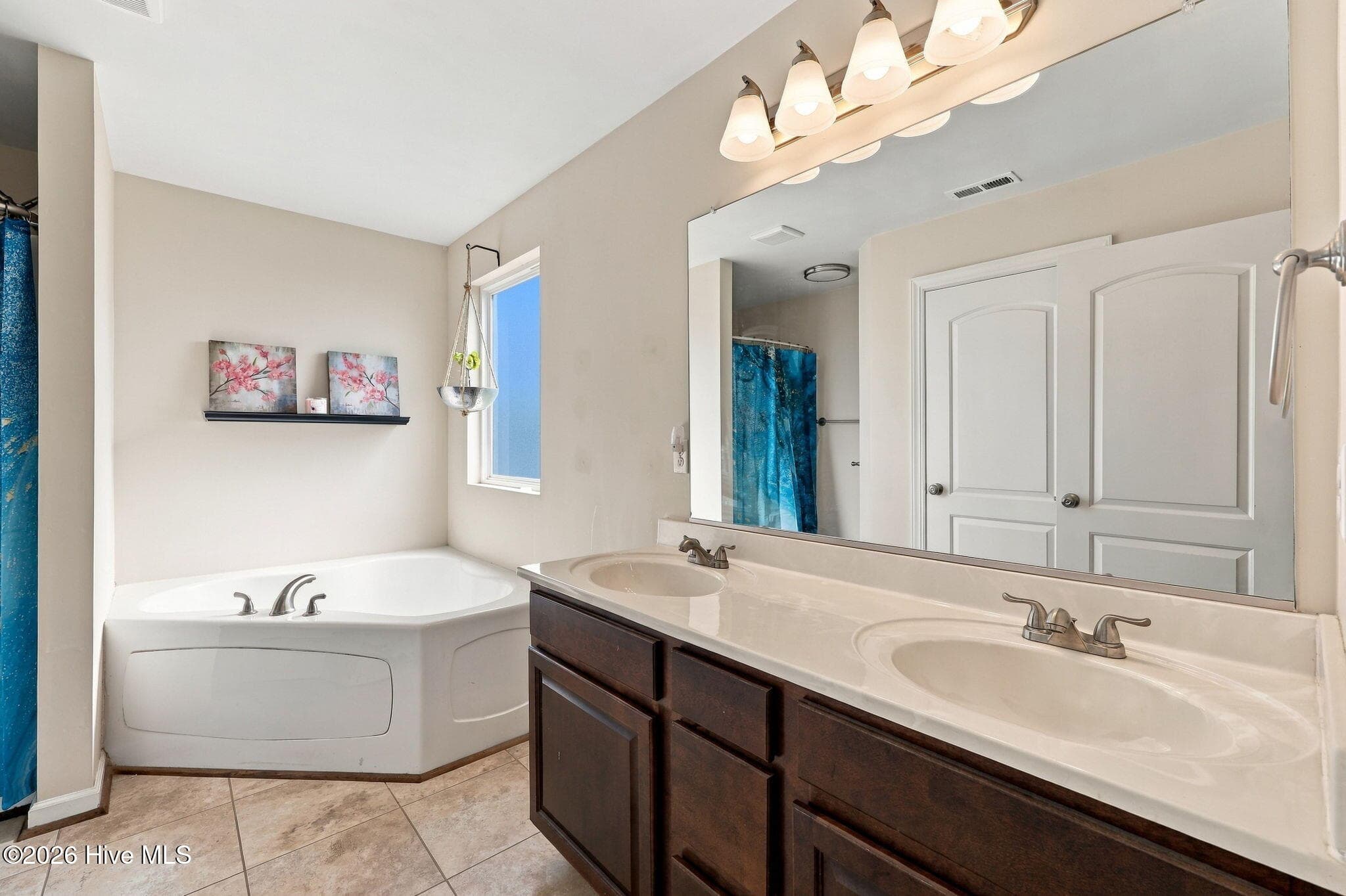 Single Family Residence at 113 Bay Leaf Drive, Currituck, NC 27929, photo 17 of 49
