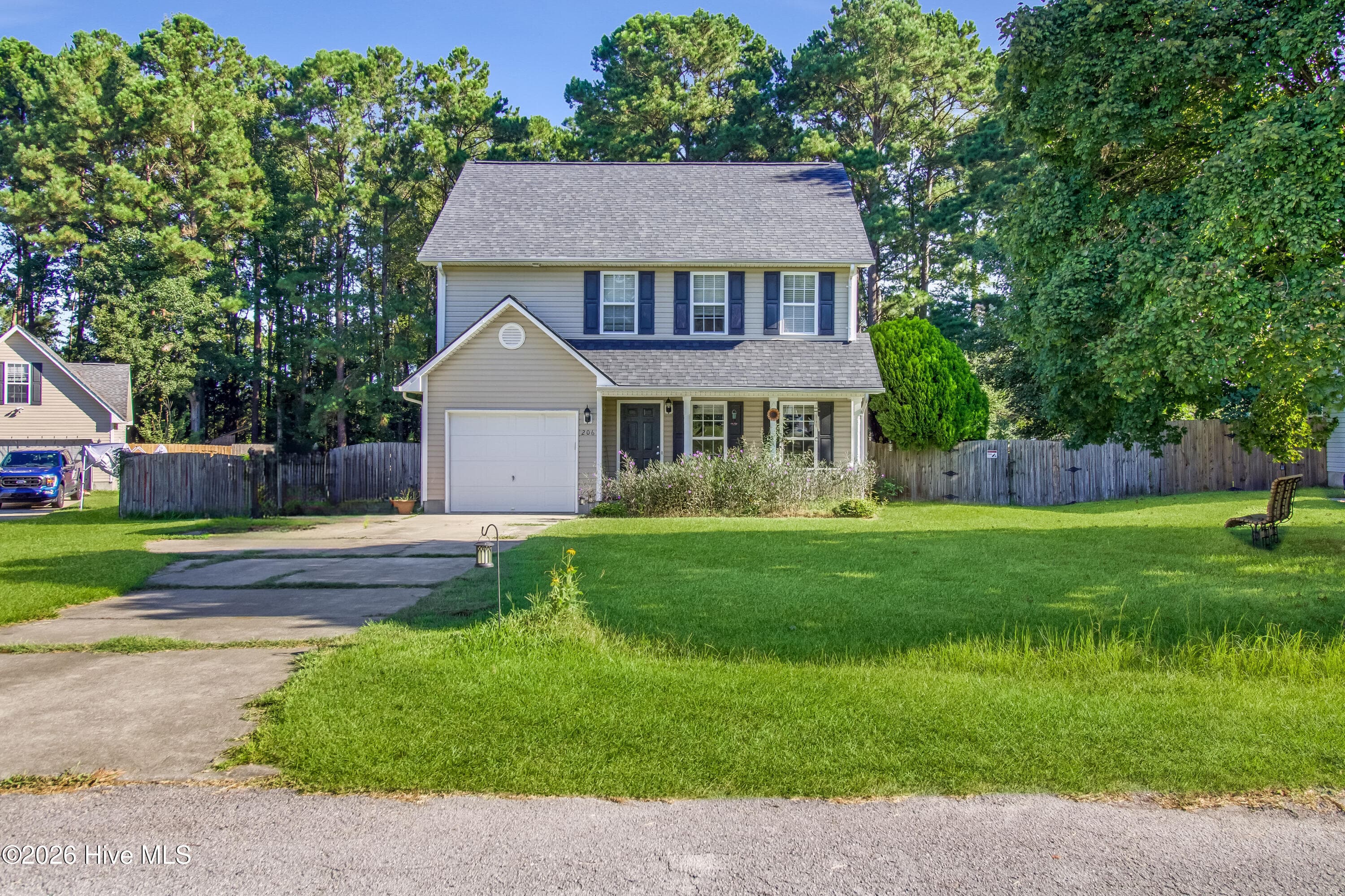 Single Family Residence at 206 Reef Lane, Richlands, NC 28574, photo 2 of 33