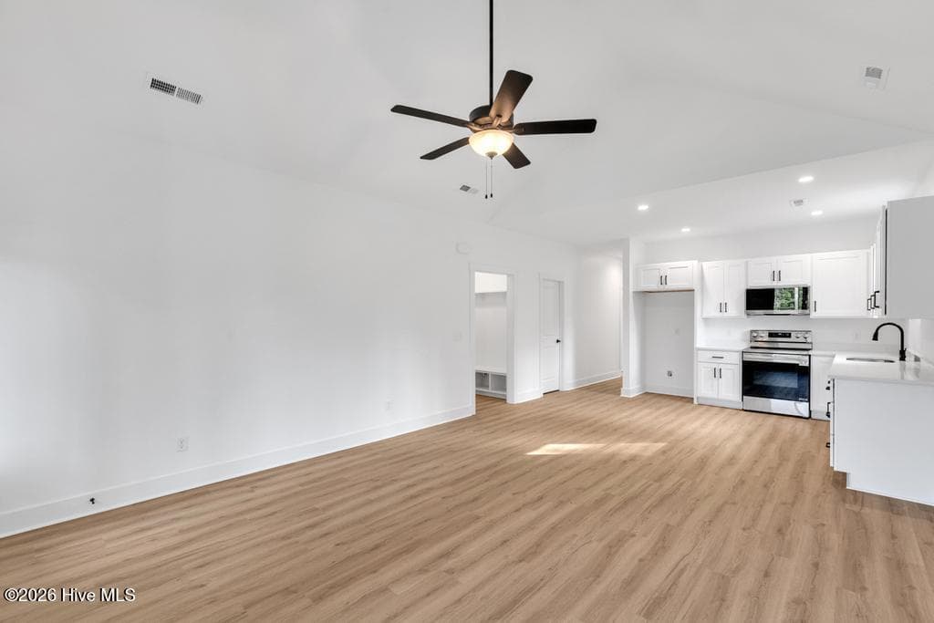 Single Family Residence at 302 Pine Court, Hampstead, NC 28443, photo 20 of 91