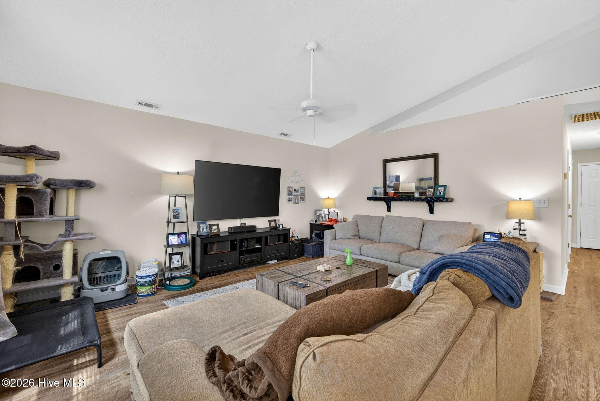 Single Family Residence at 400 Beasley Road, Wilmington, NC 28409, photo 2 of 21