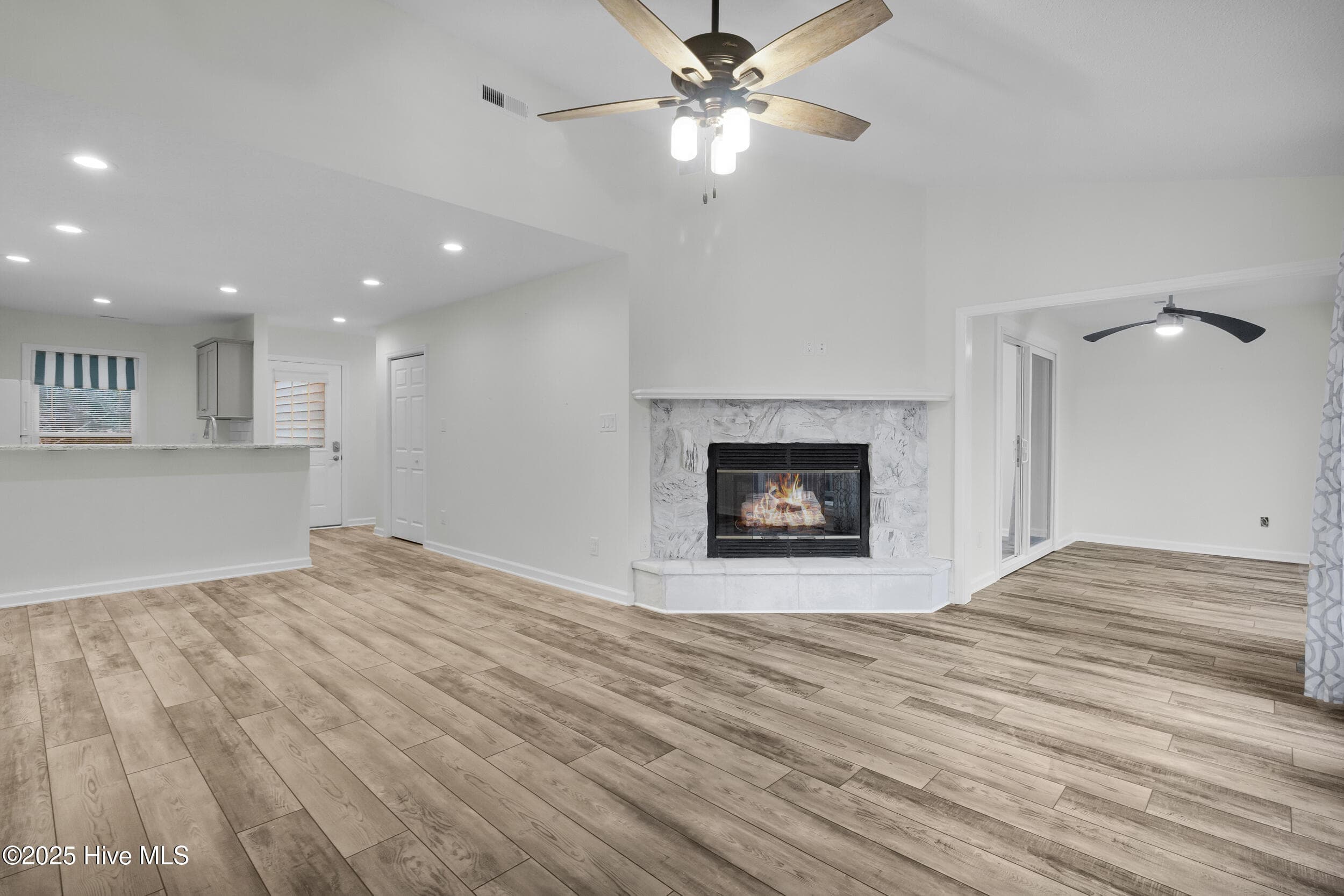 Single Family Residence at 7212 Windward Drive, New Bern, NC 28560, photo 11 of 41