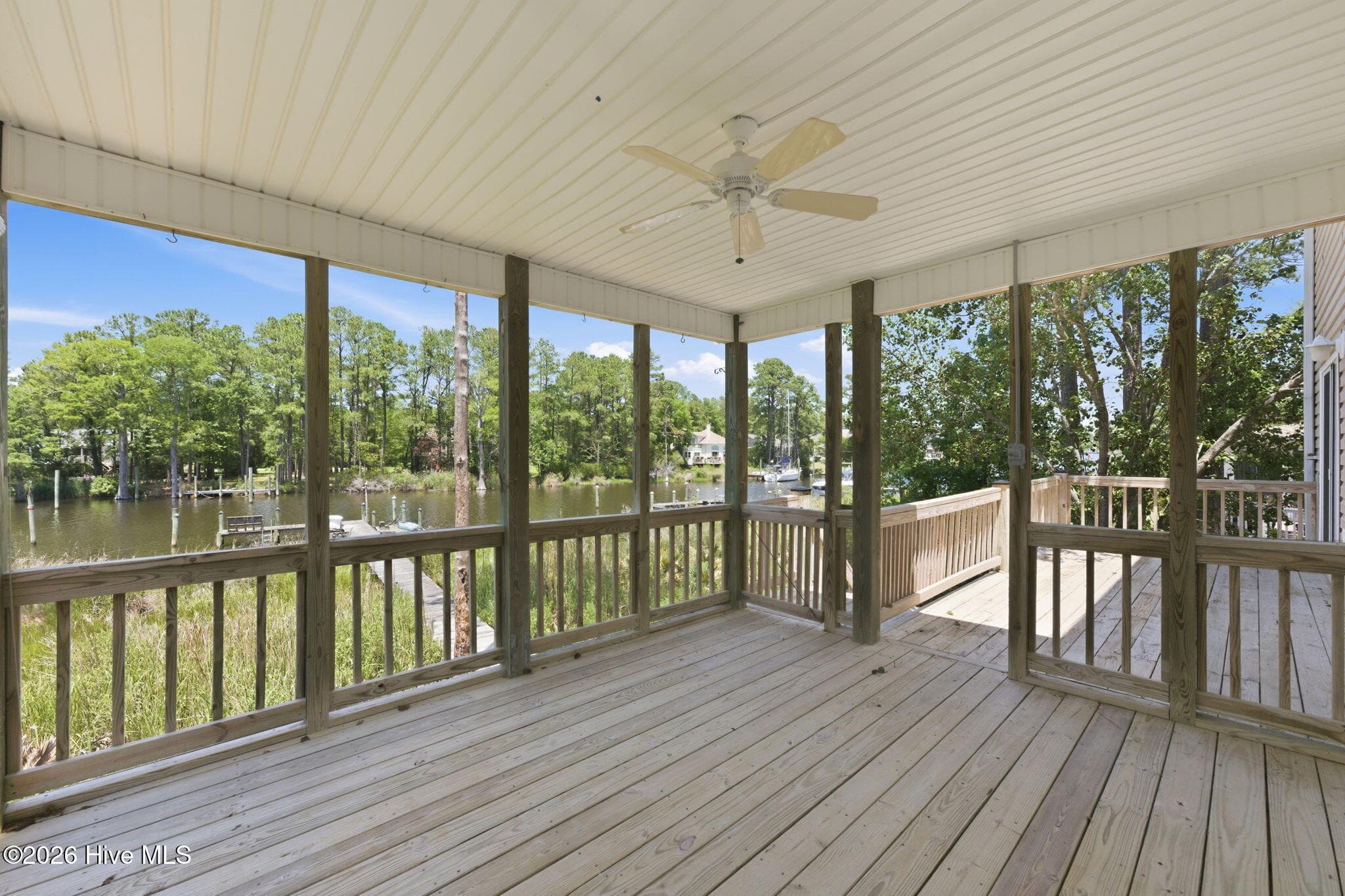 Single Family Residence at 913 Hearthside Court, New Bern, NC 28560, photo 33 of 49