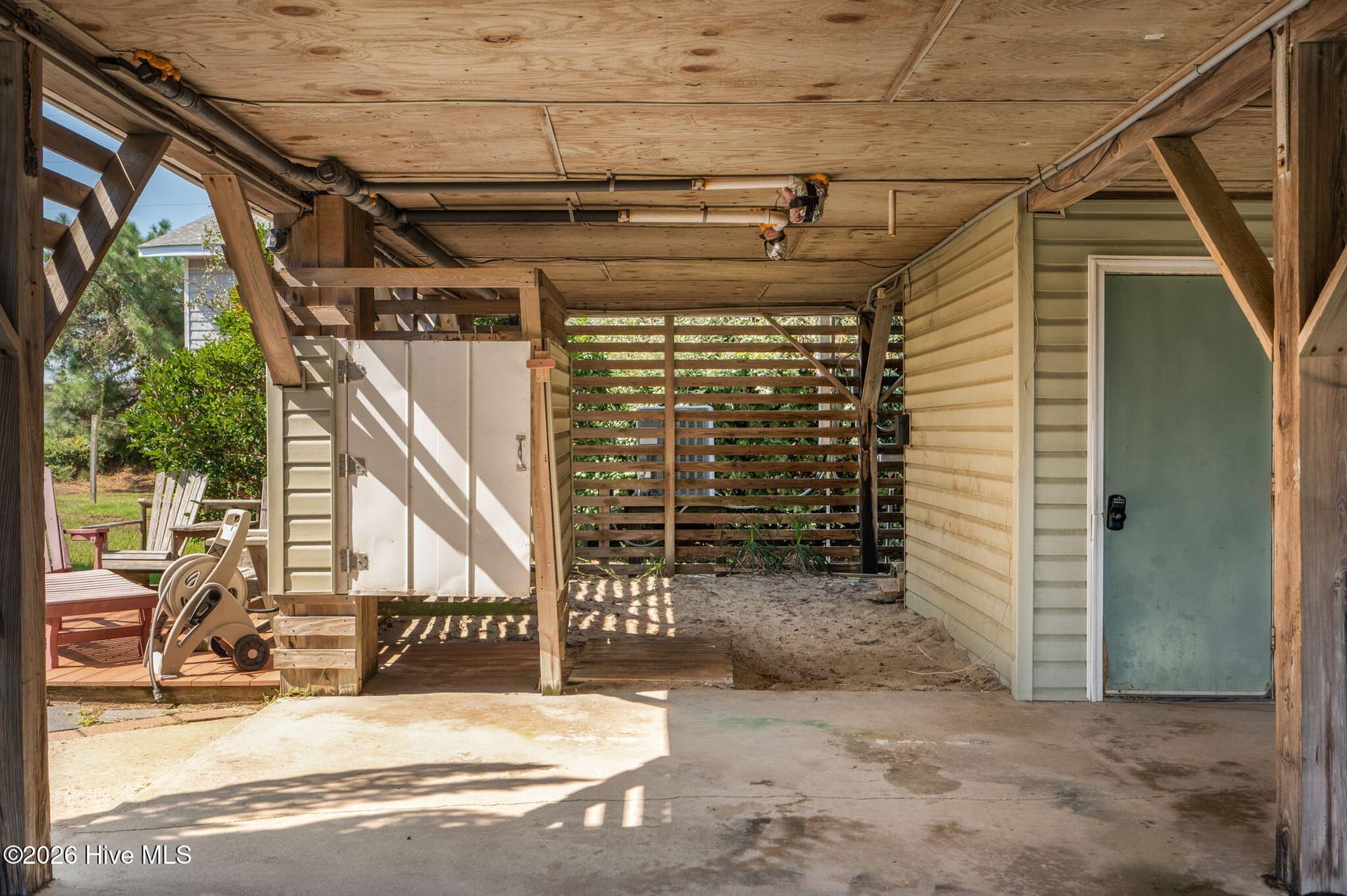 Outdoor Shower - 2306 Raymond Avenue, Kill Devil Hills, NC 27948