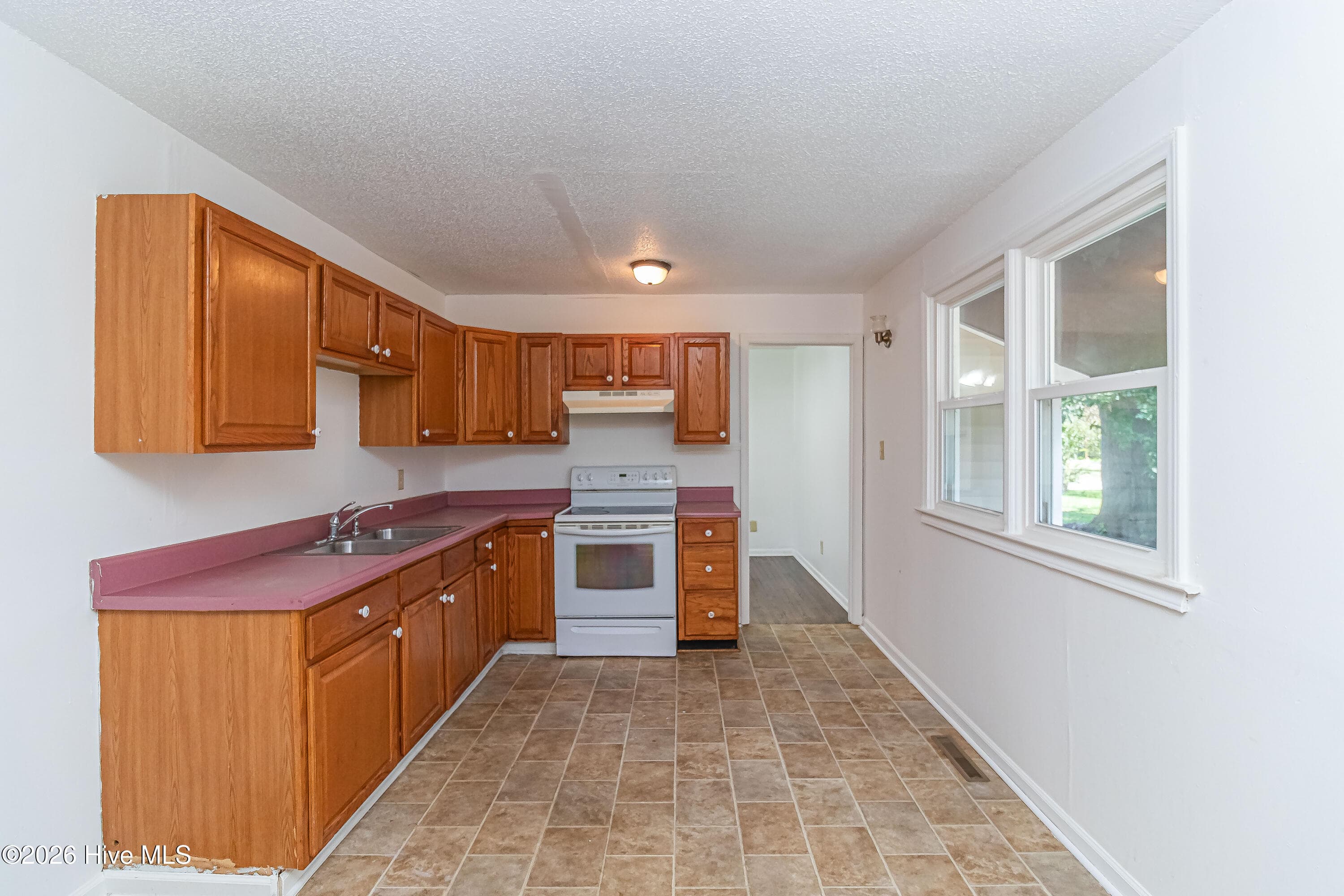 Single Family Residence at 302 Nelson Drive, Goldsboro, NC 27534, photo 15 of 38