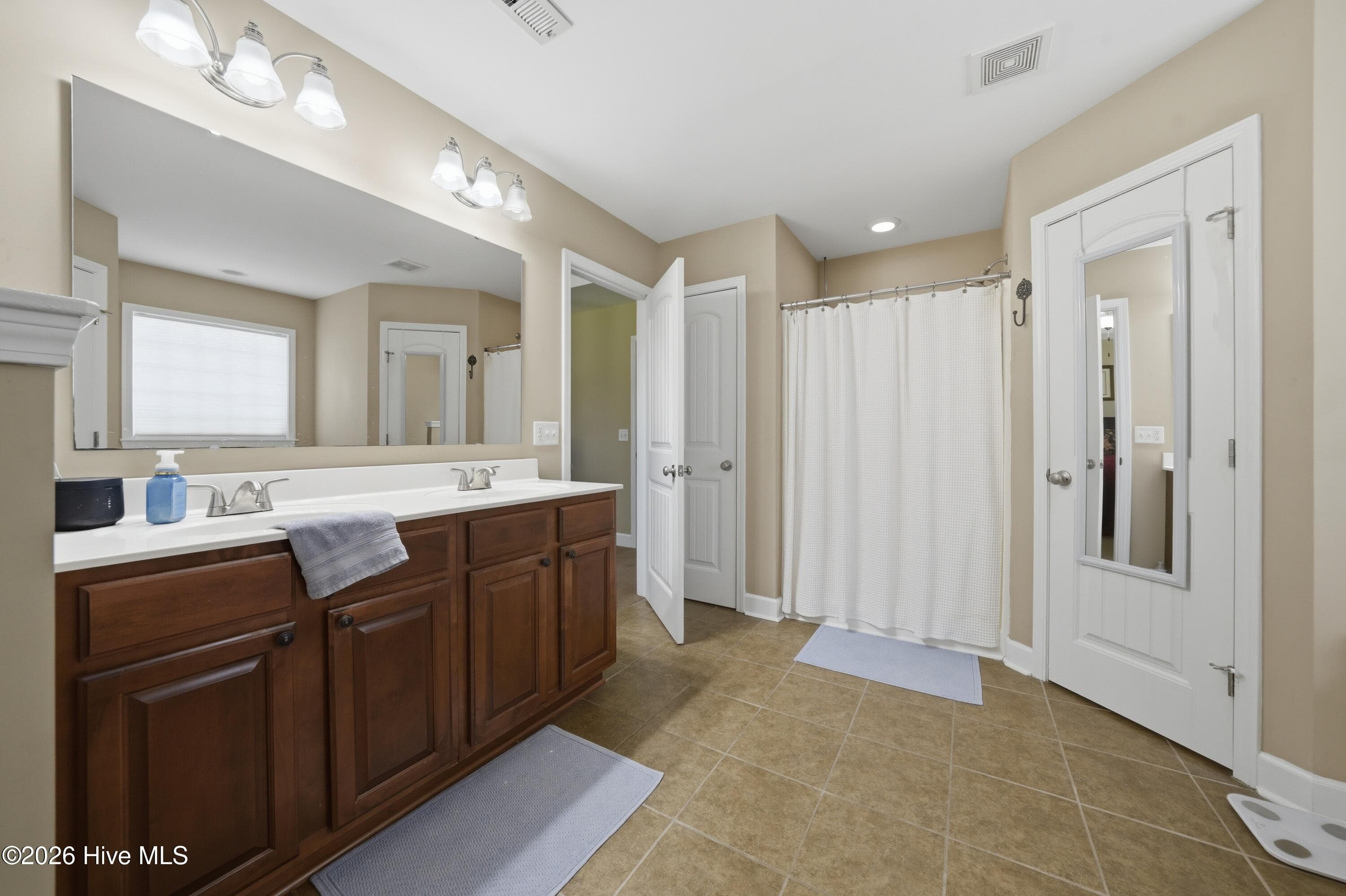 Single Family Residence at 215 Preswick Drive, Rocky Point, NC 28457, photo 21 of 42