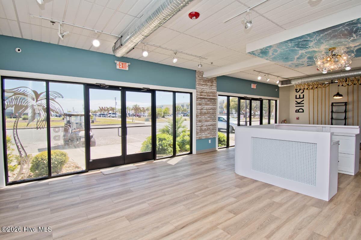 Commercial opportunity awaits. - 9004 Louise Avenue A1 & B1, Emerald Isle, NC 28594