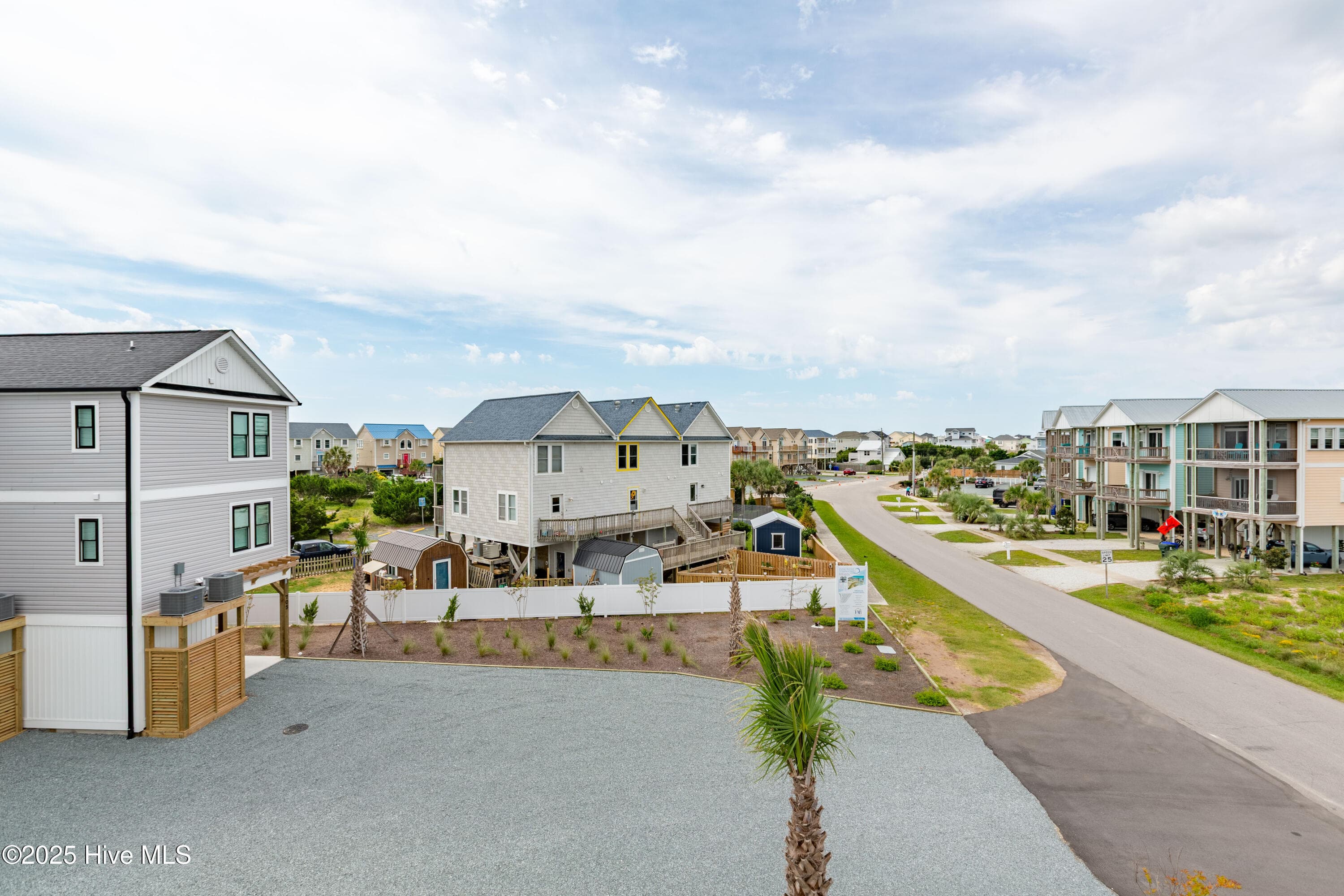 Townhouse at 122 Shell Road, Surf City, NC 28445, photo 4 of 5