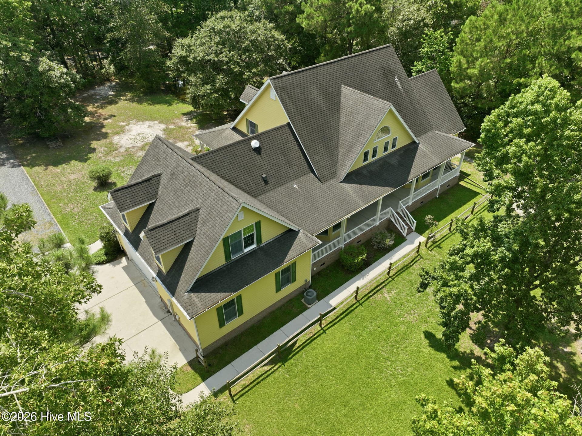 Single Family Residence at 303 Creekview Drive, Hampstead, NC 28443, photo 4 of 56