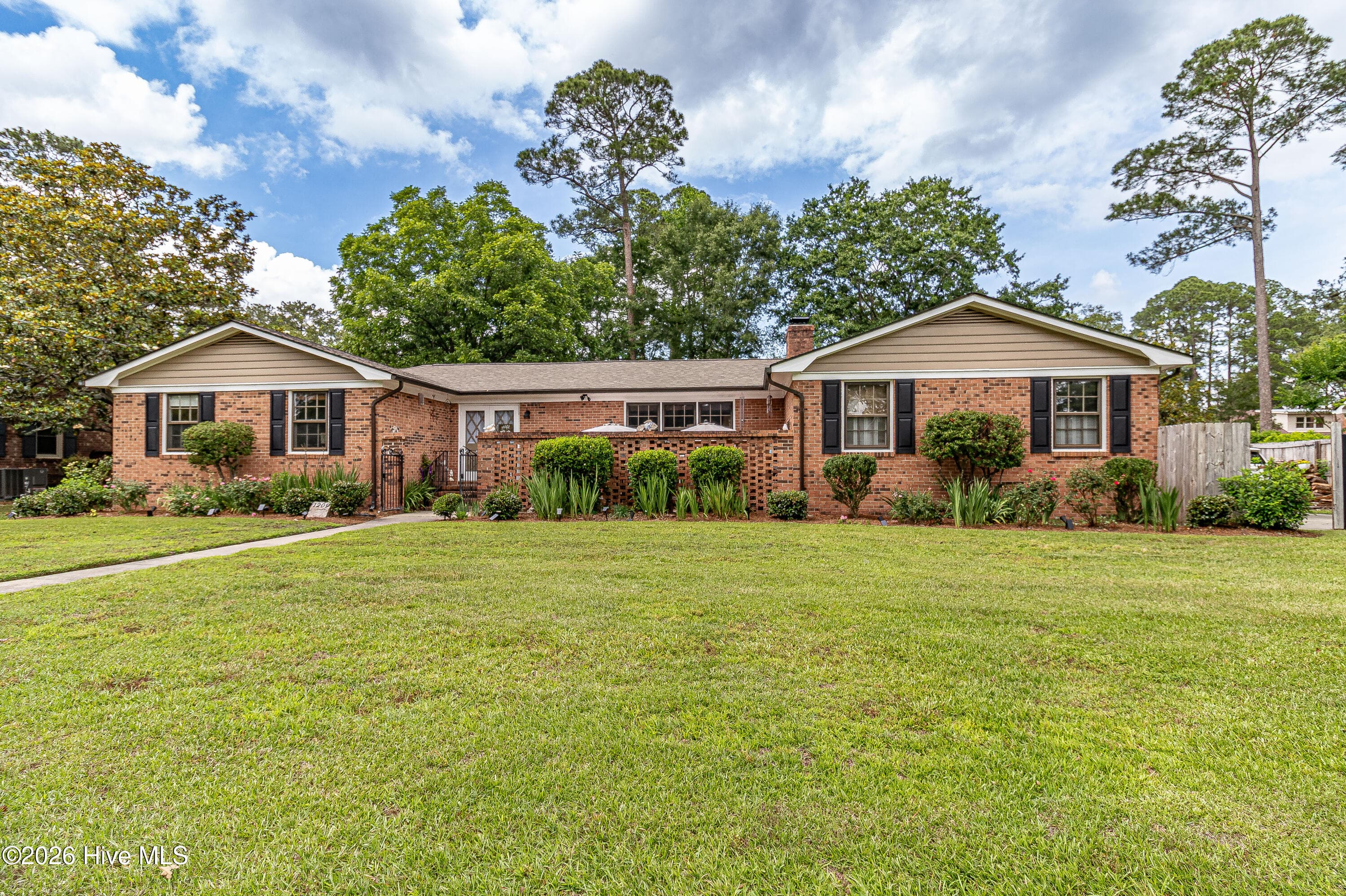 Single Family Residence at 1209 W Highland Avenue, Kinston, NC 28501, photo 3 of 55