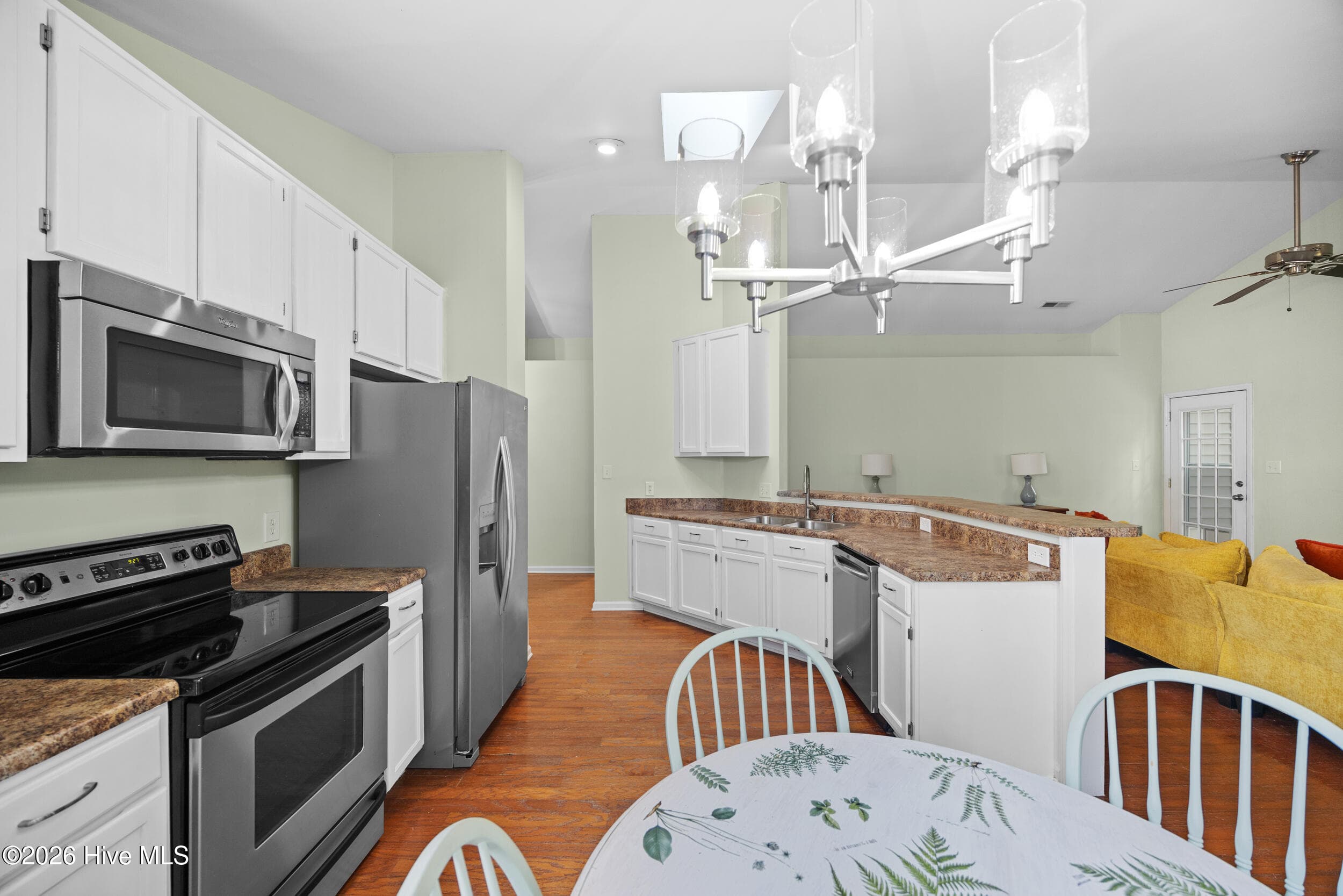 Single Family Residence at 5416 Ibis Court, Wilmington, NC 28409, photo 10 of 36