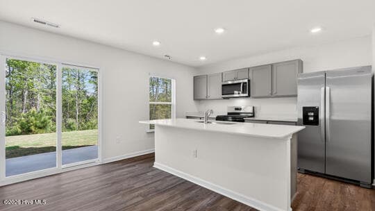 Single Family Residence at 511 Chestnut Oak Drive, Sanford, NC 27332, photo 6 of 38