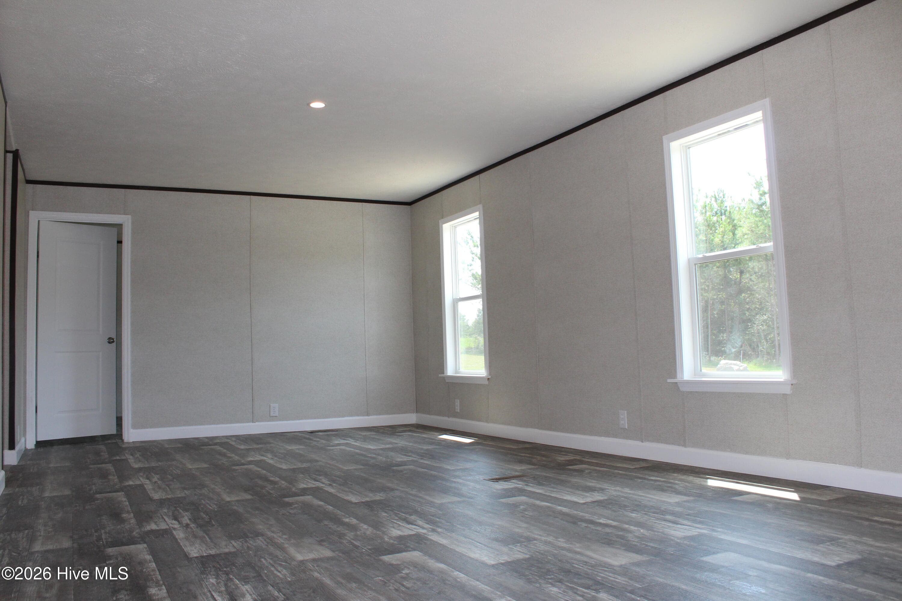 Manufactured Home at 944 Blind Bridge Road, Magnolia, NC 28453, photo 7 of 17
