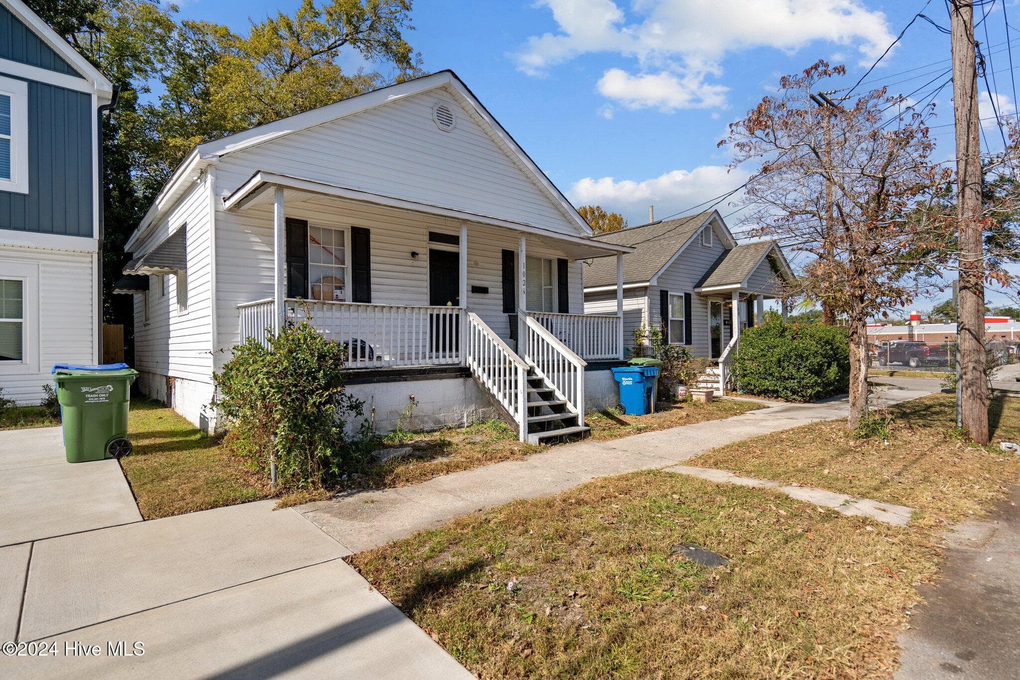 Single Family Residence at 102 S 11th Street, Wilmington, NC 28401, photo 2 of 12