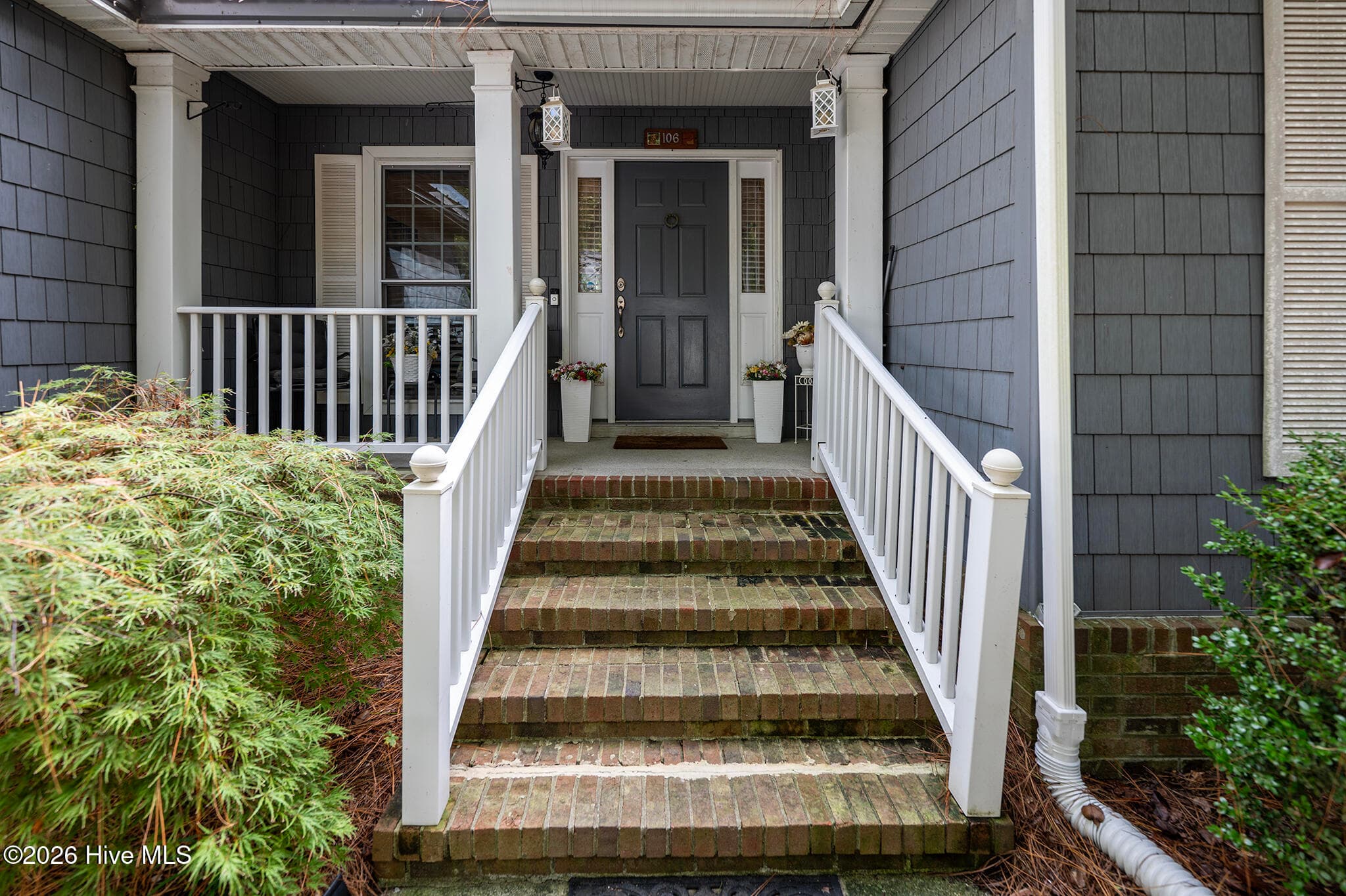 Covered Front Porch - 106 Windlass Way, Aurora, NC 27806