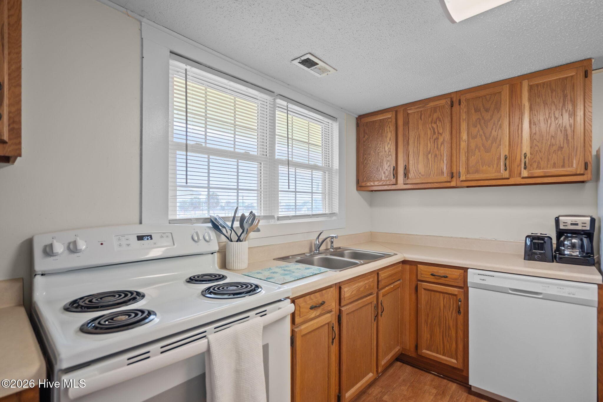 Single Family Residence at 305 Atlanta Avenue, Carolina Beach, NC 28428, photo 20 of 69