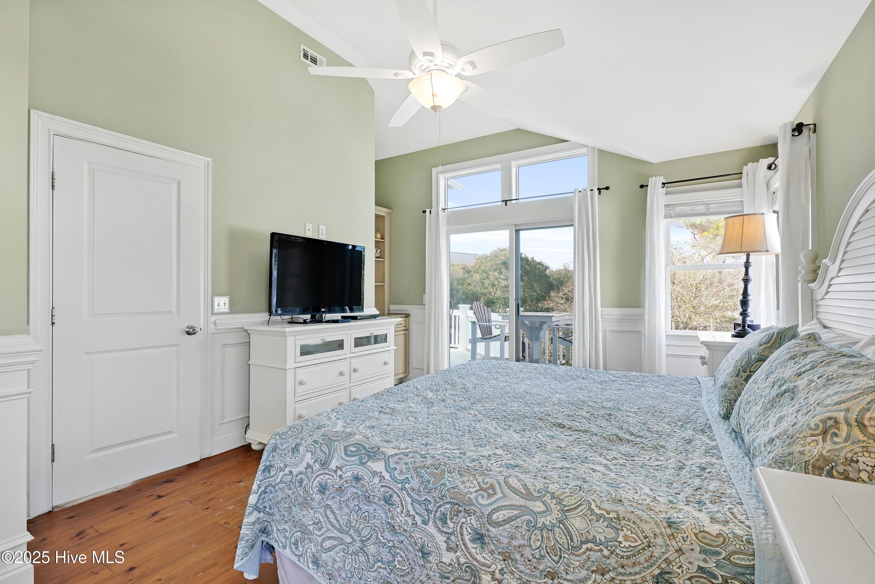 Single Family Residence at 103 SE 74th Street, Oak Island, NC 28465, photo 17 of 41
